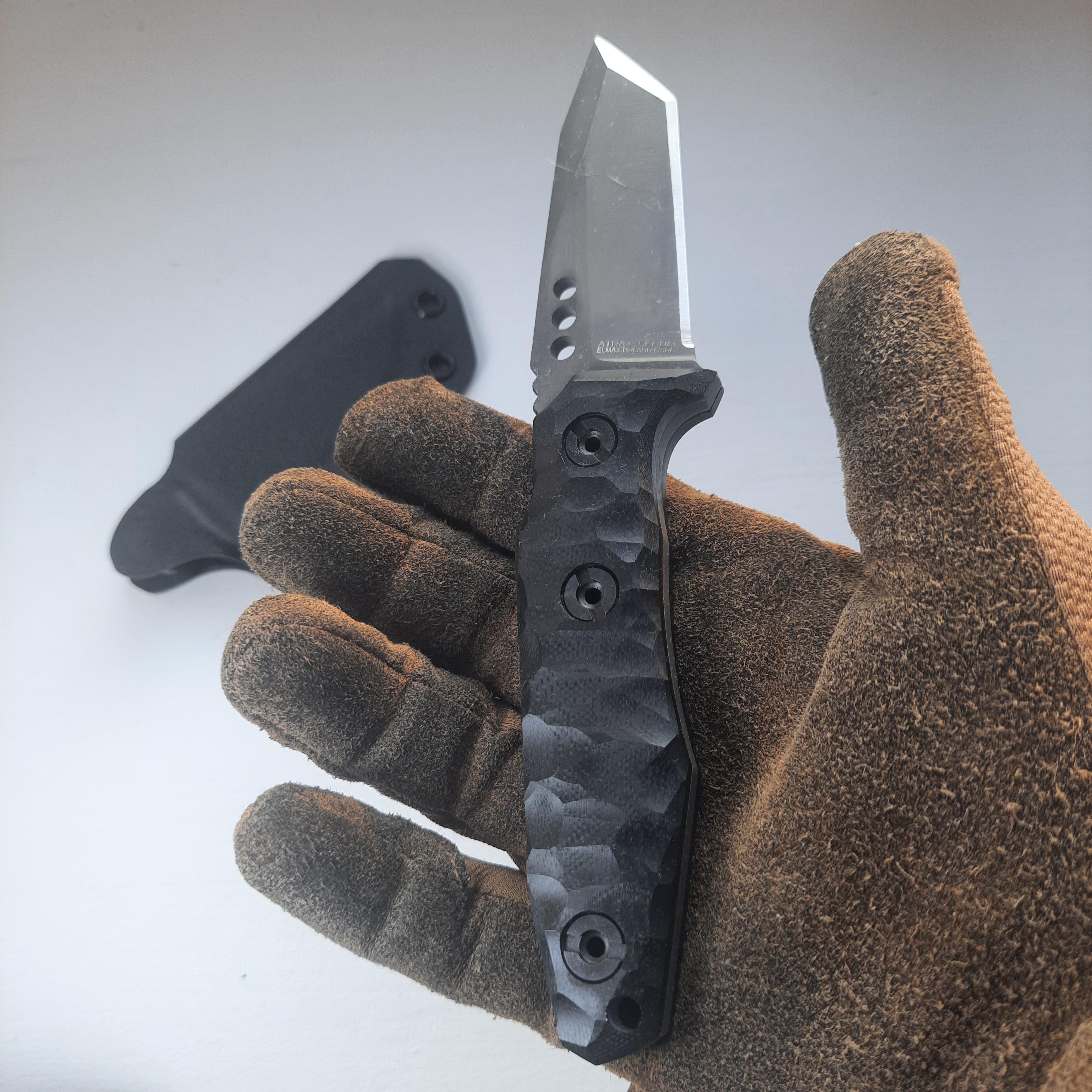 Atrax SERUM Stonewashed Tactical & Daycare Messer mit schwarzem Griff