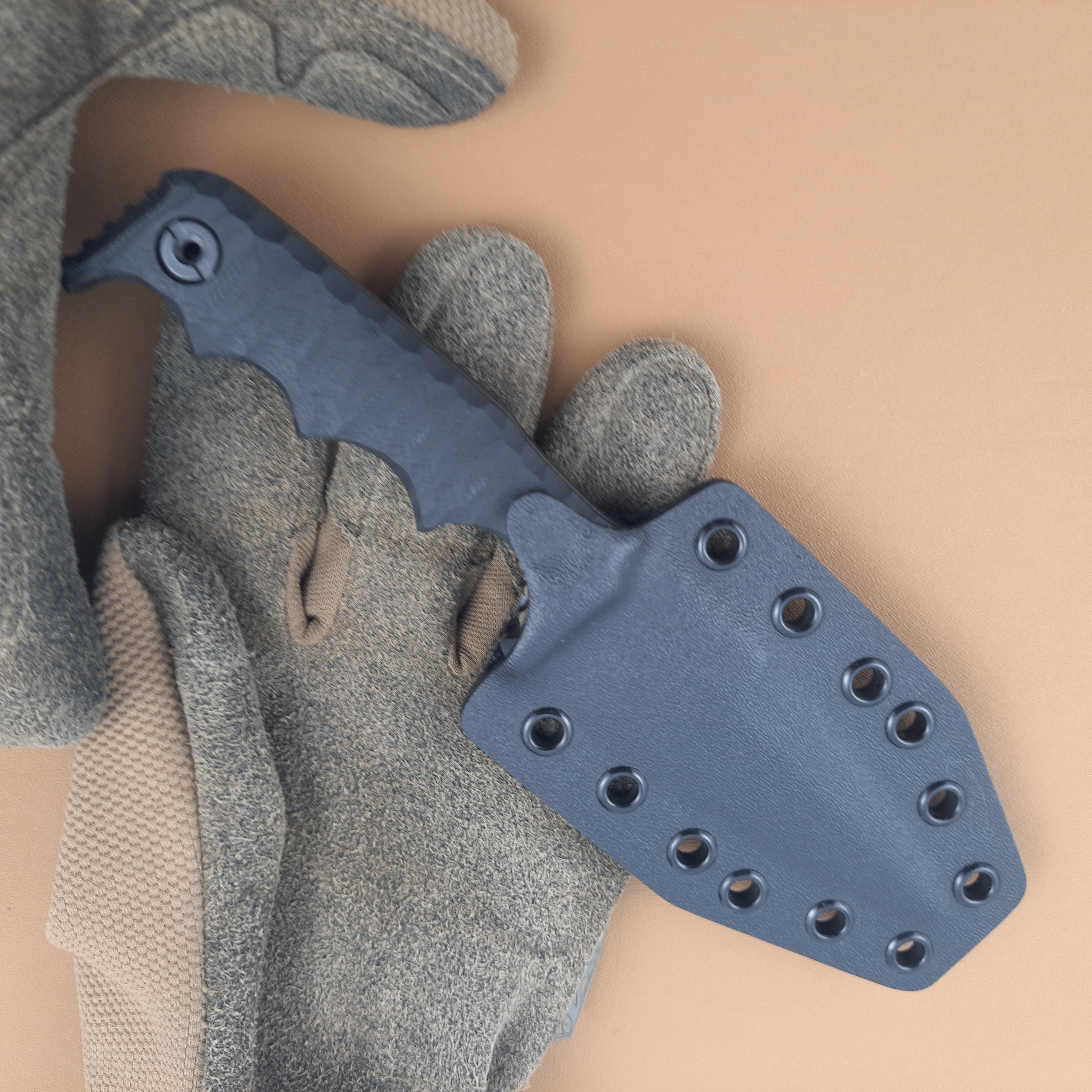Nóż taktyczny Atrax HAVOC Midnight Bronze Cerokote z czarną rękojeścią G10
