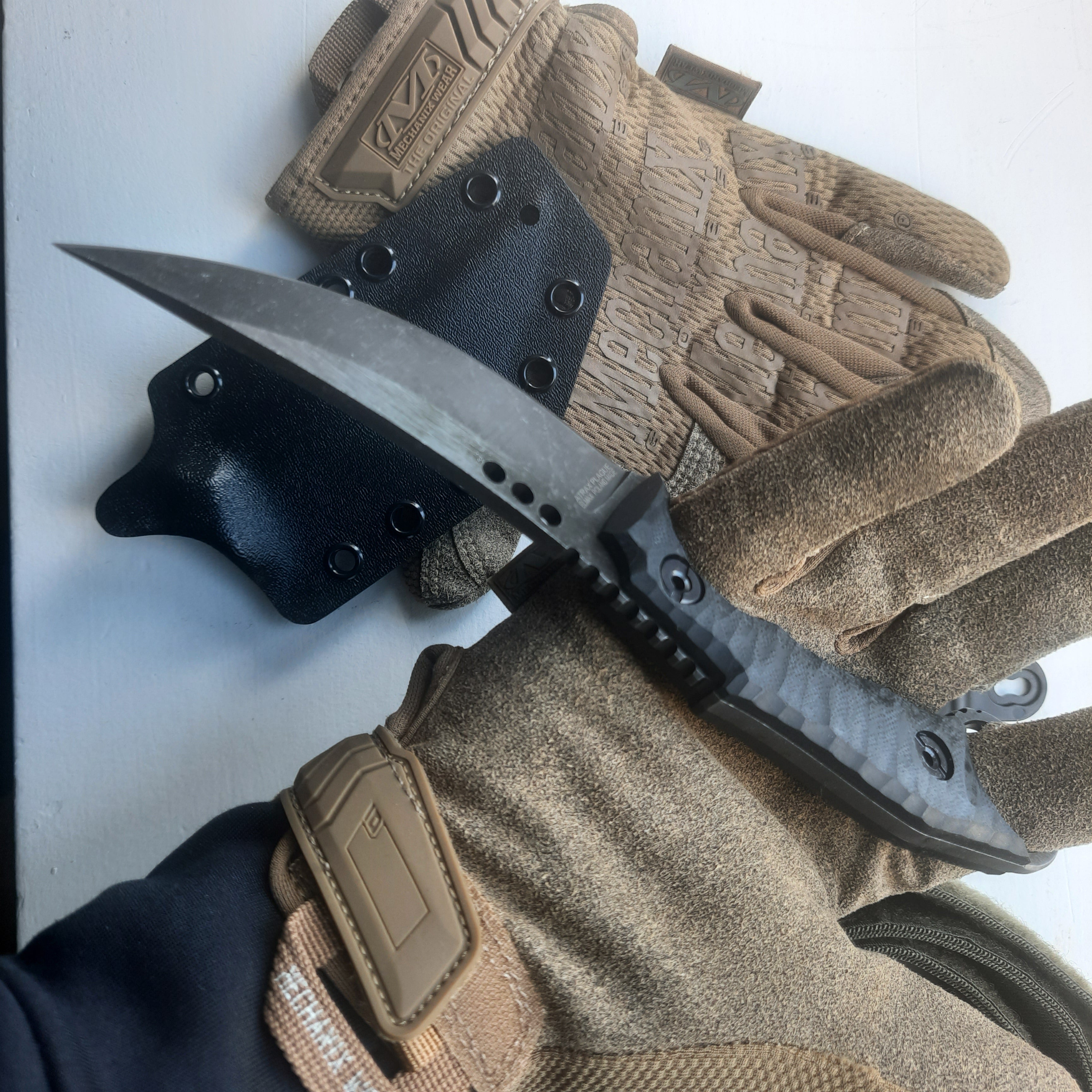 Atrax PLAGUE Stonewashed Tactical Ring Knife with Black G10 Handle and black kydex