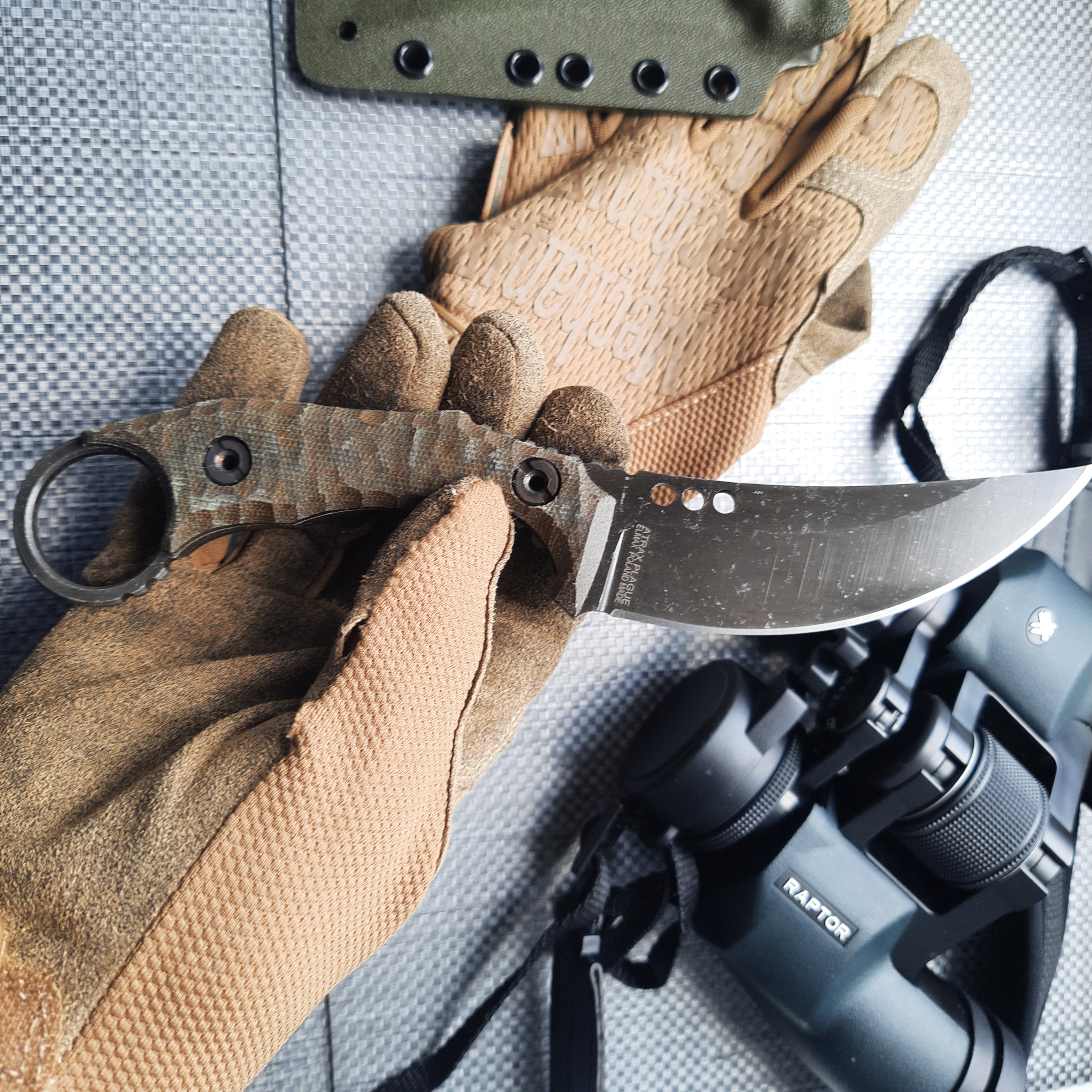 Nóż taktyczny Atrax PLAGUE Stonewashed z czarną rękojeścią G10 i czarnym kydexem