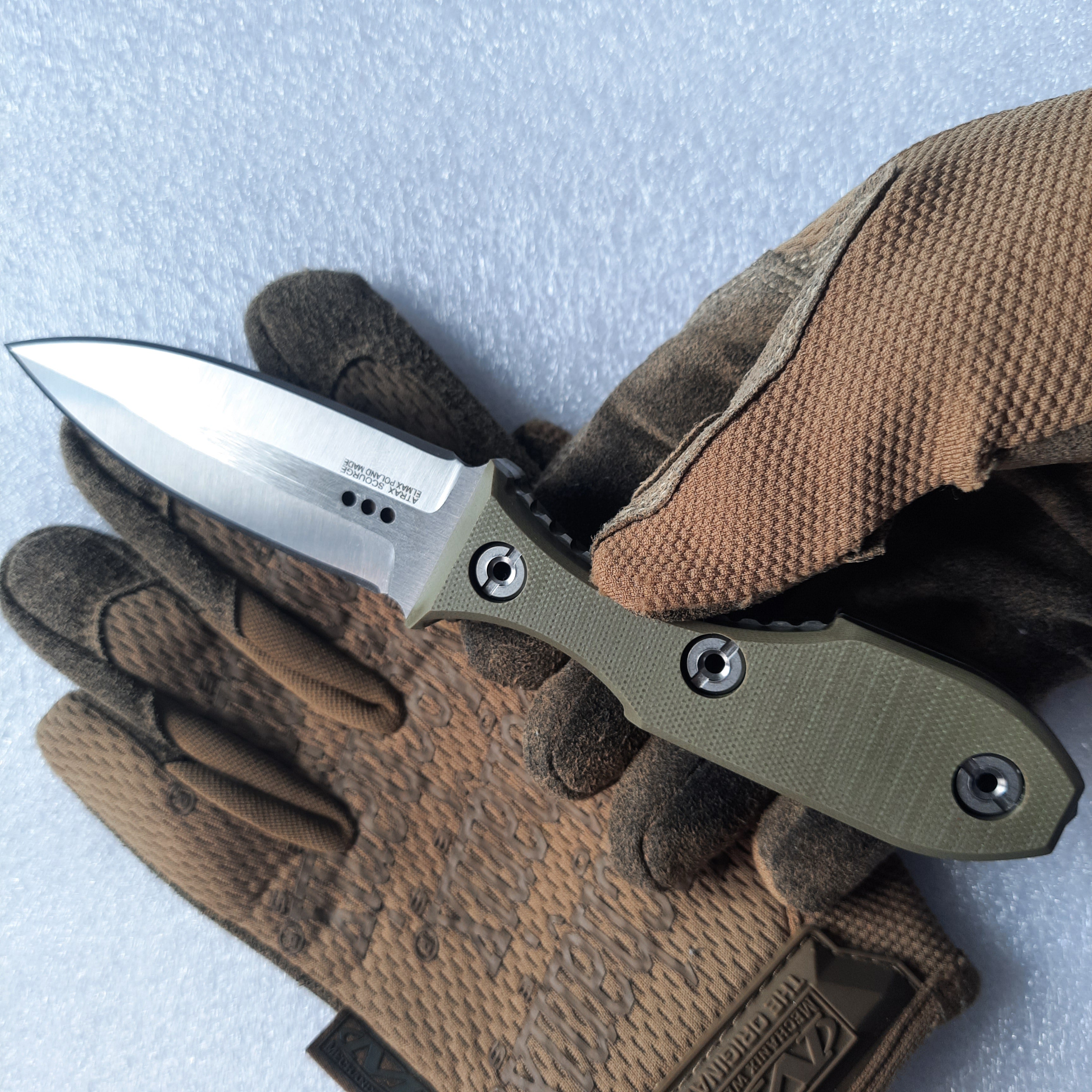 Nóż taktyczny Atrax SCOURGE DAGGER Multicam Black Splinter Camo Cerakote z czarną rękojeścią G10