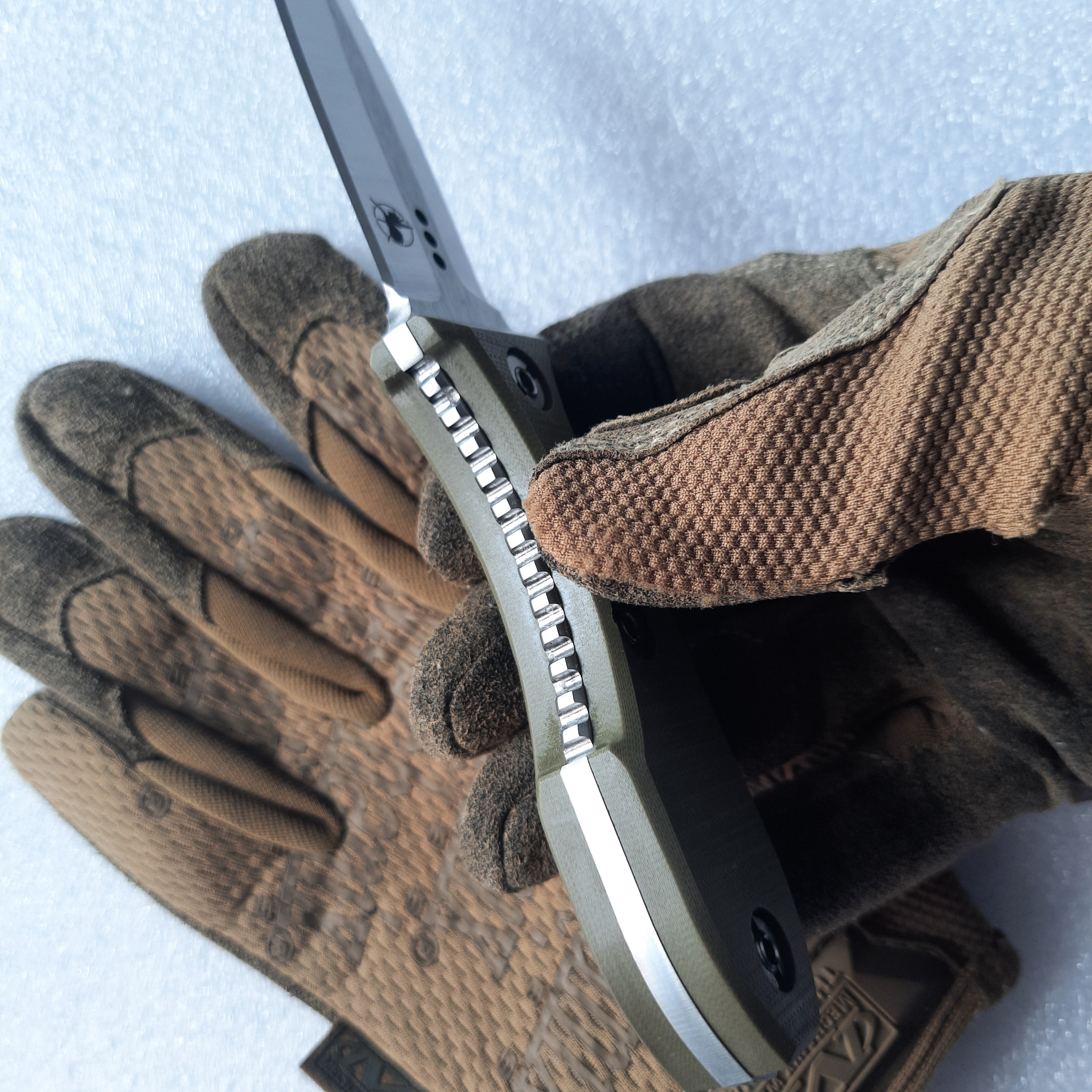 Atrax SCOURGE DAGGER Multicam Black Splinter Camo Cerakote Taktisches Messer mit schwarzem G10-Griff