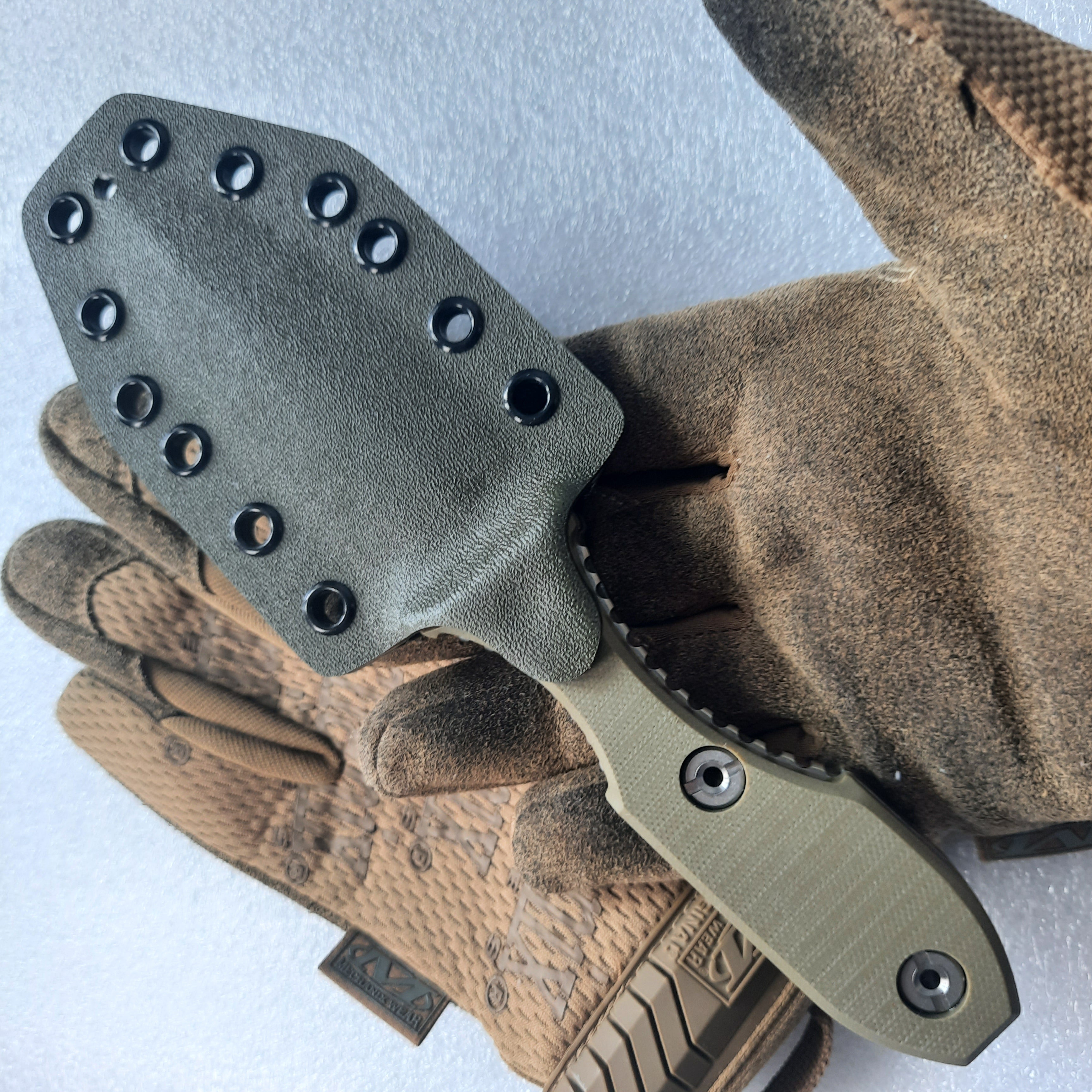 Atrax SCOURGE DAGGER Multicam Black Splinter Camo Cerakote Taktisches Messer mit schwarzem G10-Griff