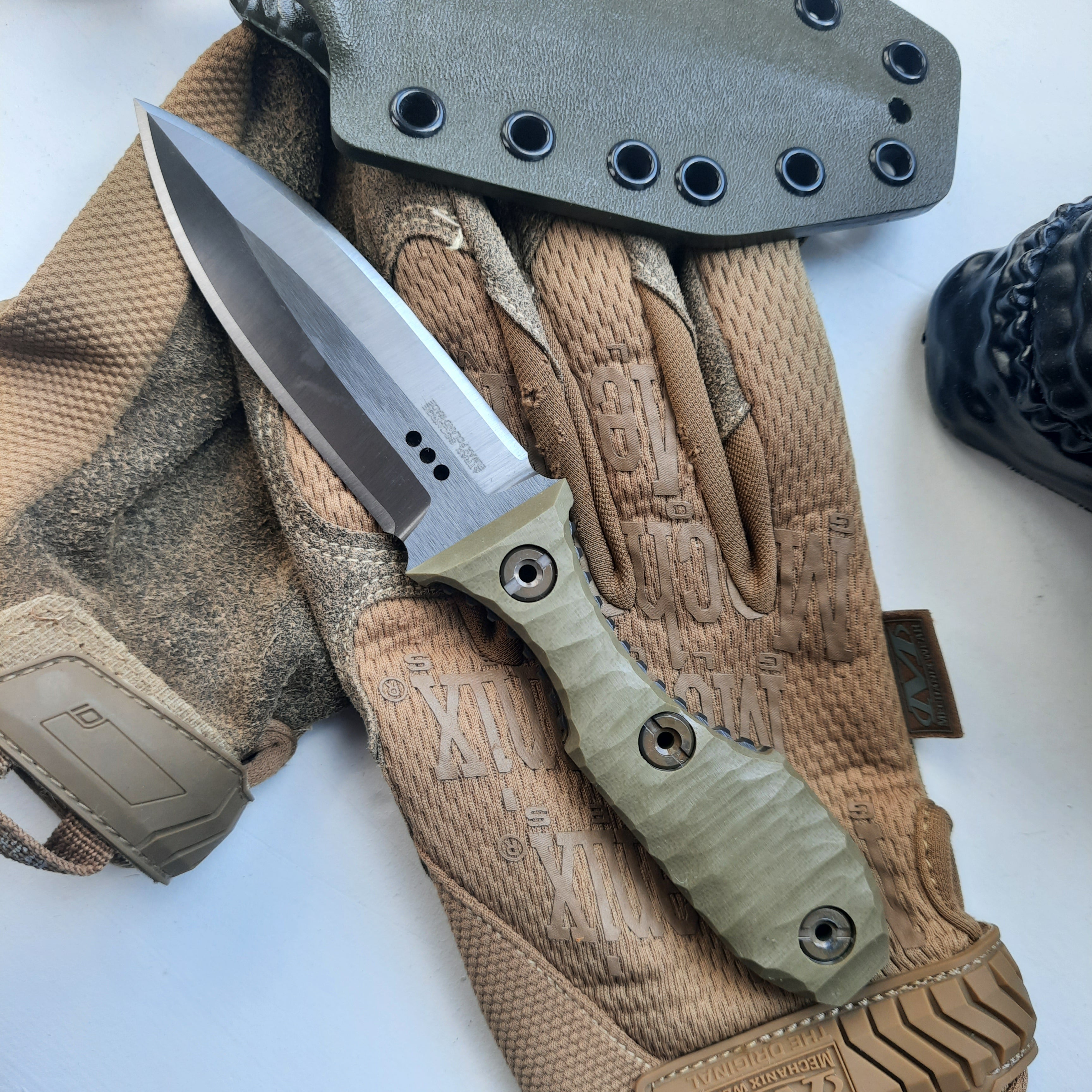Atrax SCOURGE DAGGER DLC Tungsten Carbide Coating Tactical Knife with OD Green G10 Handle