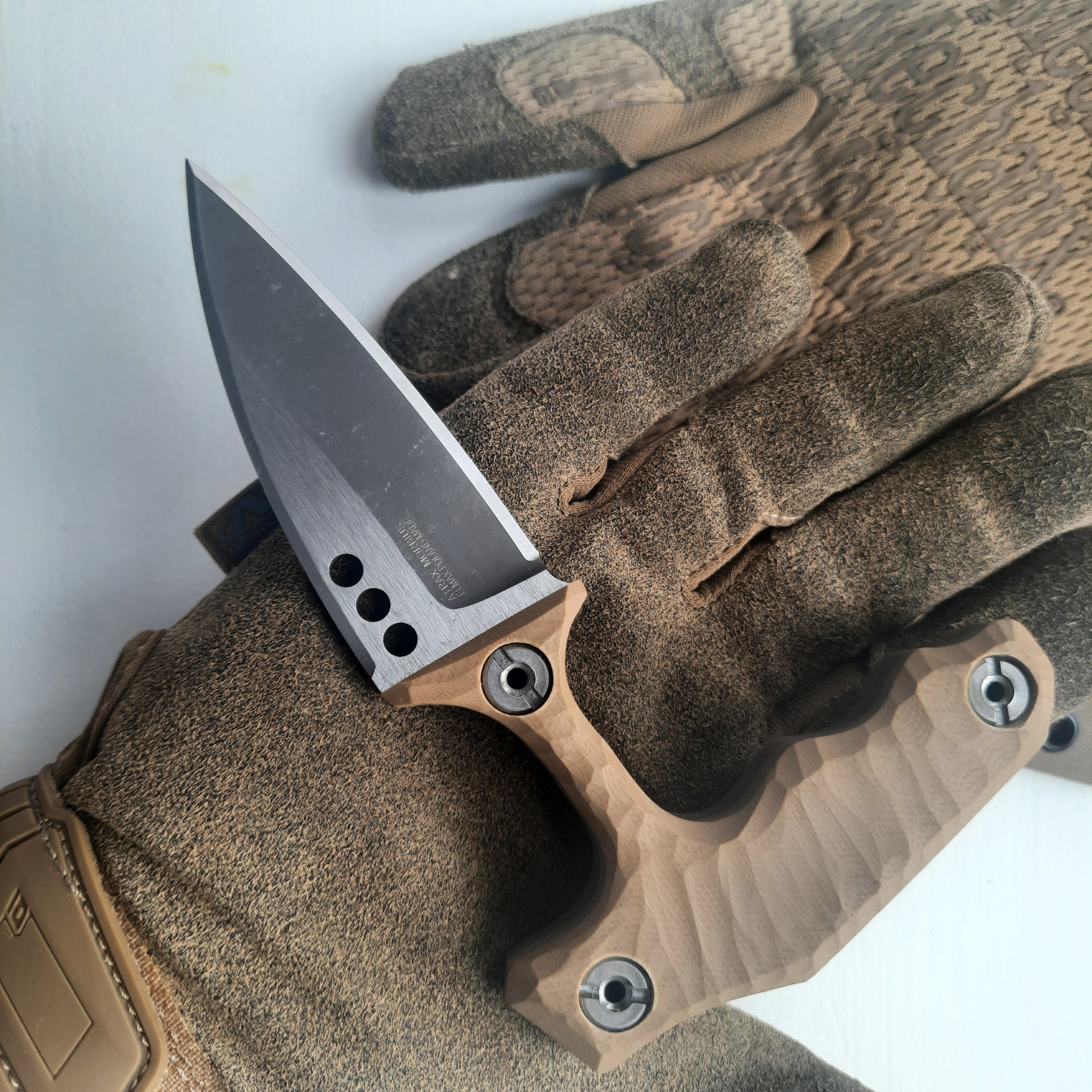 Atrax ENKIDU Taktisches Stoßmesser mit schwarzem Griff und LR Black Cerakote-Finish