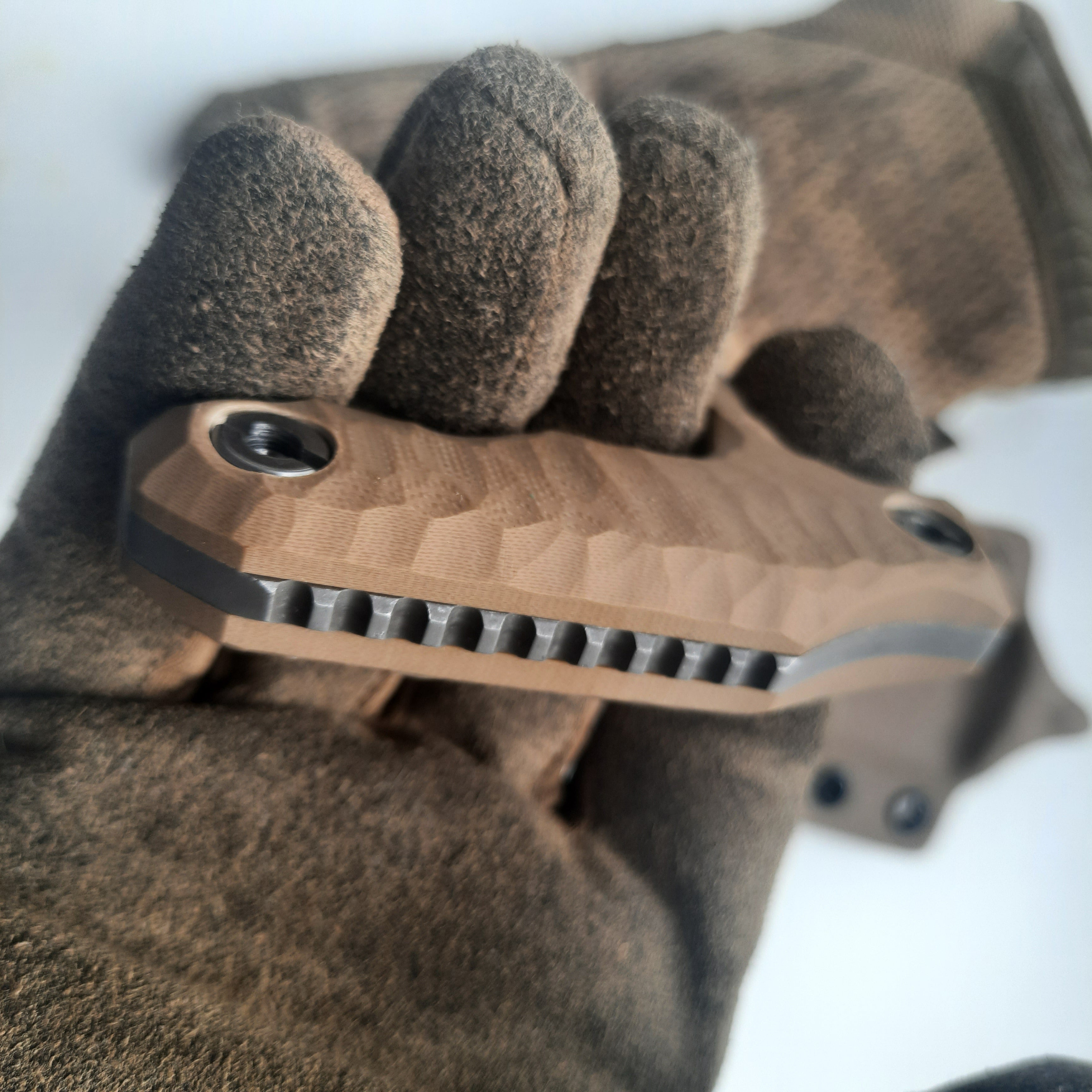 Atrax ENKIDU Taktisches Stoßmesser mit schwarzem Griff und LR Black Cerakote-Finish