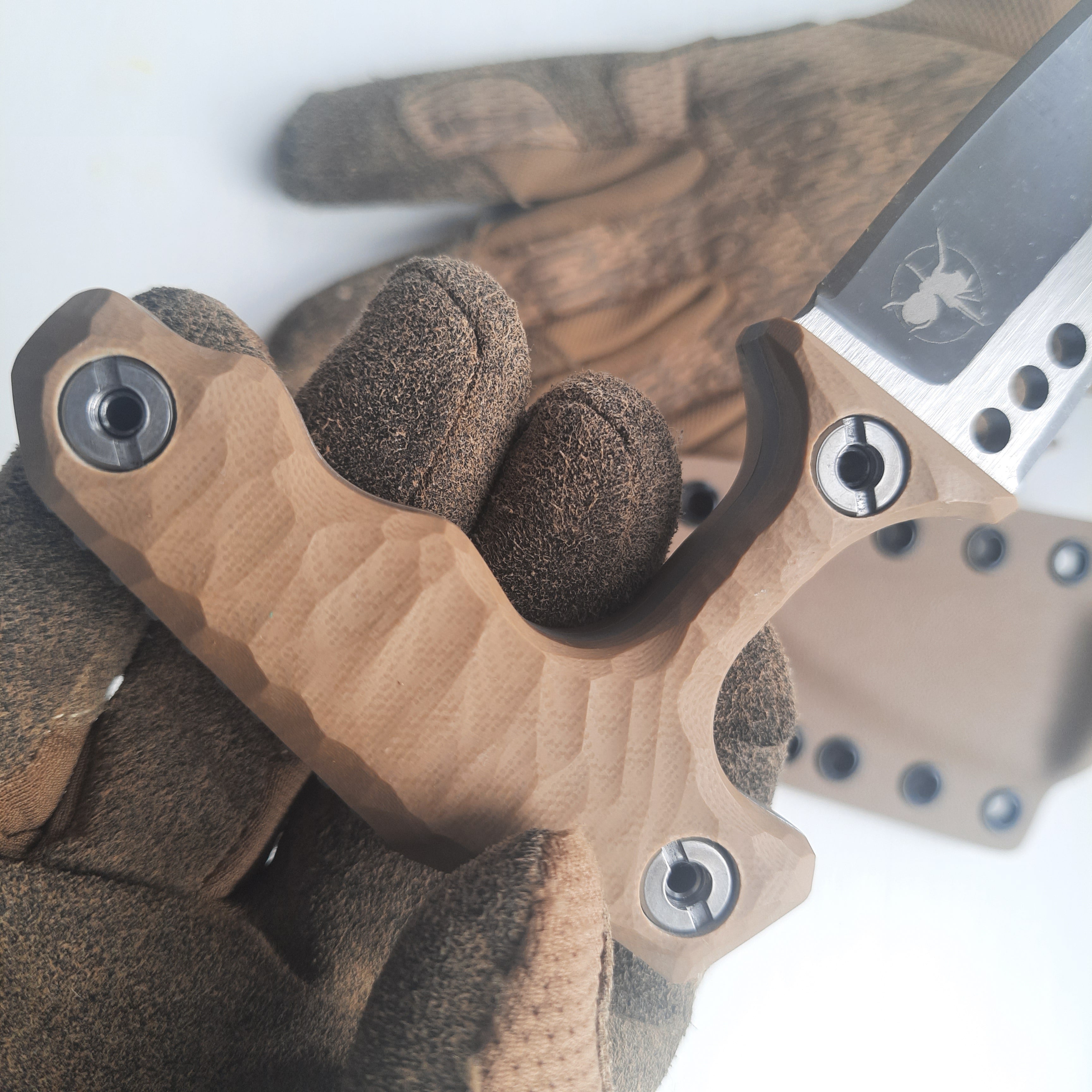 Atrax ENKIDU Taktisches Stoßmesser mit schwarzem Griff und LR Black Cerakote-Finish