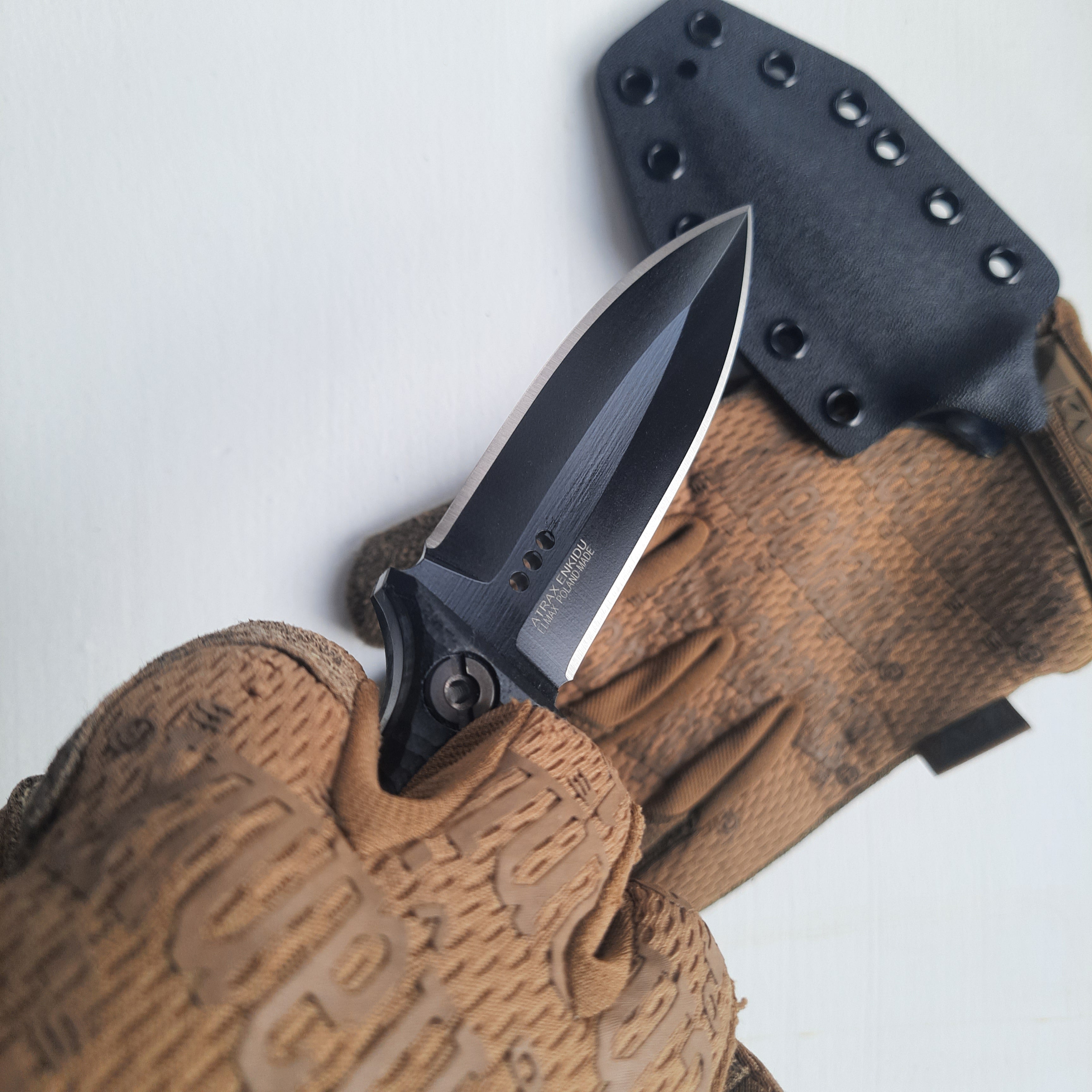 Atrax ENKIDU Taktisches Stoßmesser mit schwarzem Griff und LR Black Cerakote-Finish