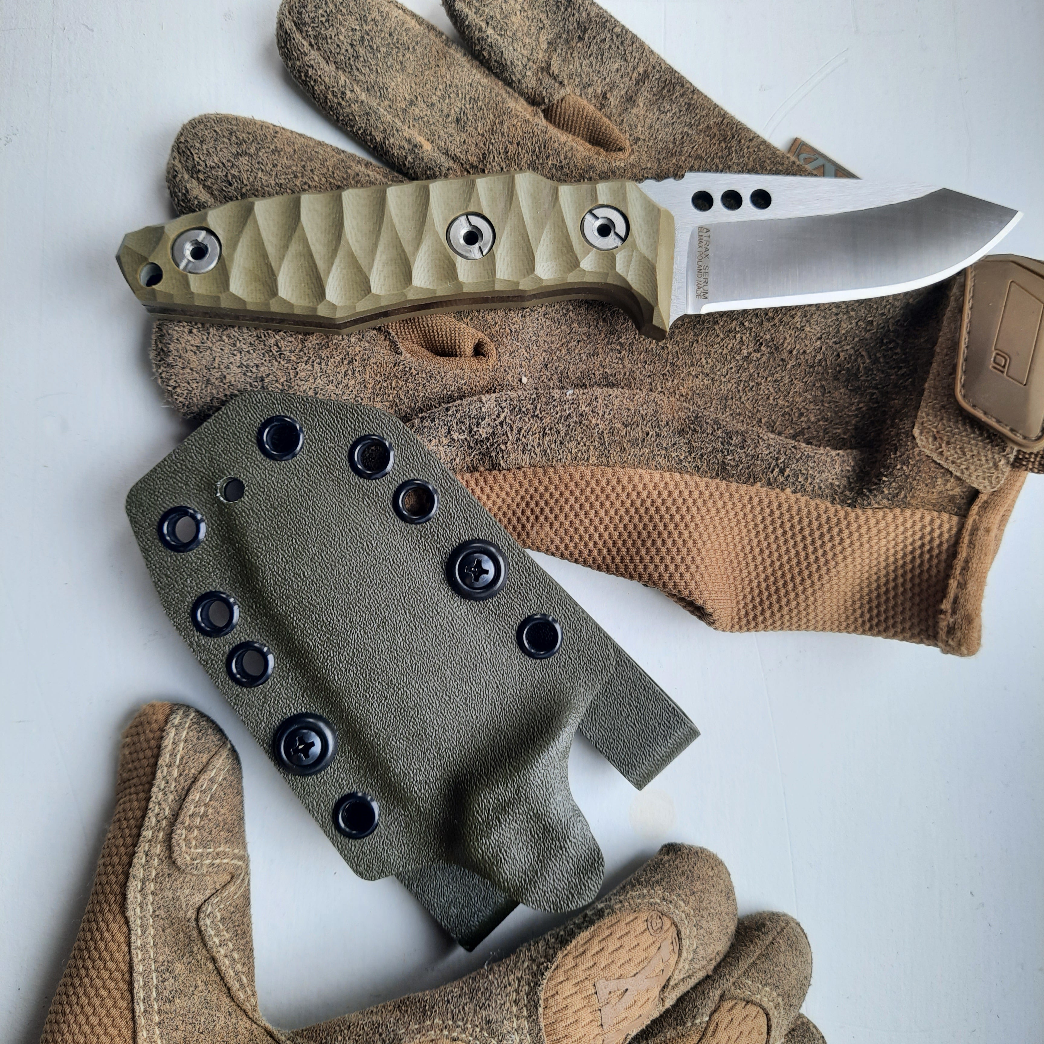 Nóż ATRAX SERUM Silver Satin Tactical & Daycare Tanto z uchwytem z zielonej micarty