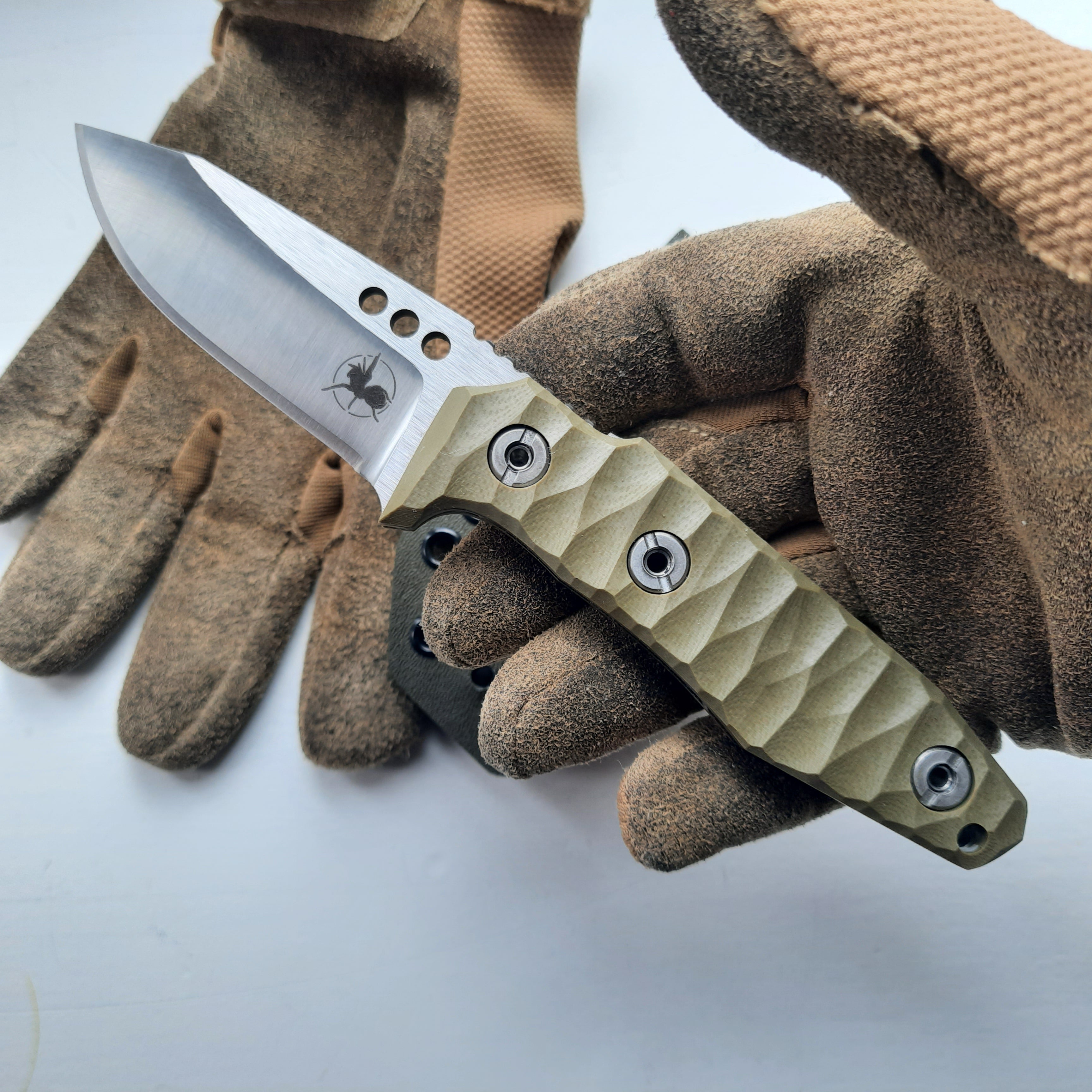 Nóż ATRAX SERUM Silver Satin Tactical & Daycare Tanto z uchwytem z zielonej micarty