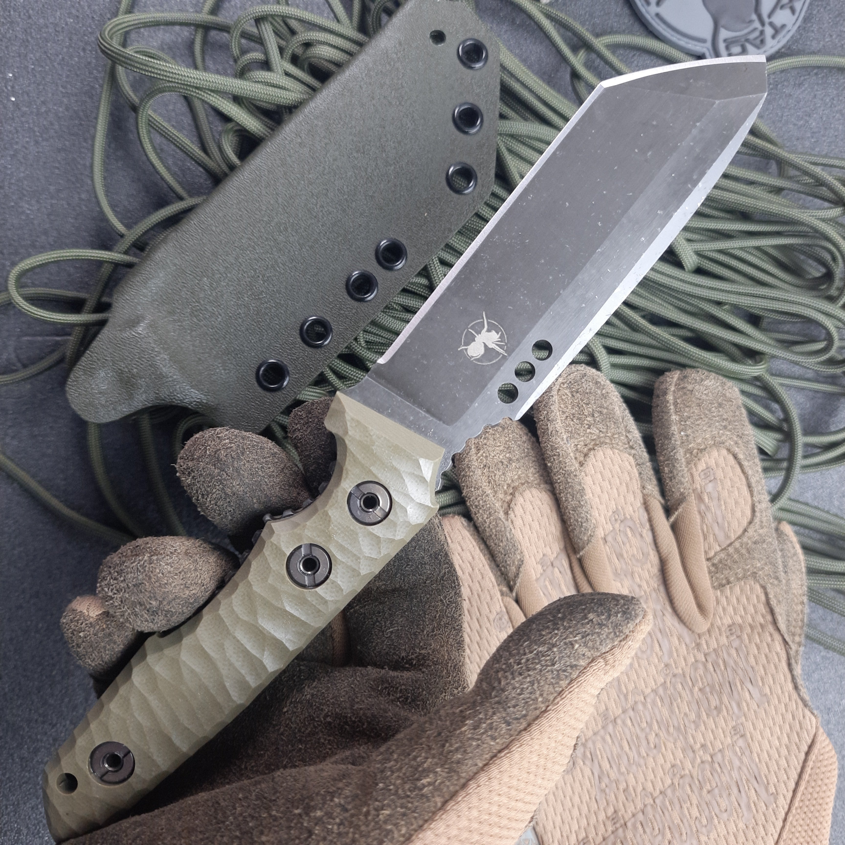 Nóż taktyczny i pielęgnacyjny Atrax Venom Stonewashed z uchwytem Green Micarta