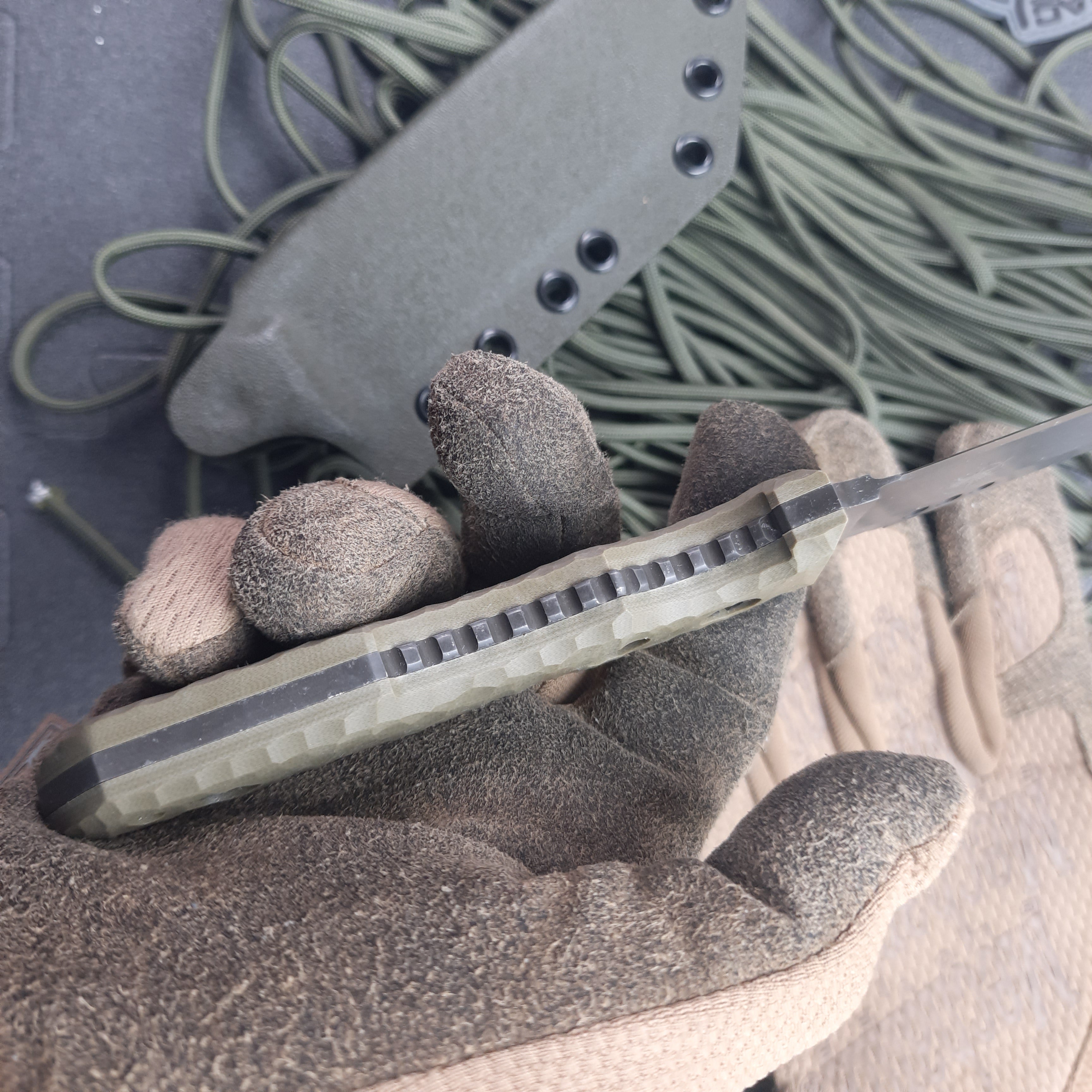 Nóż taktyczny i pielęgnacyjny Atrax Venom Stonewashed z uchwytem Green Micarta