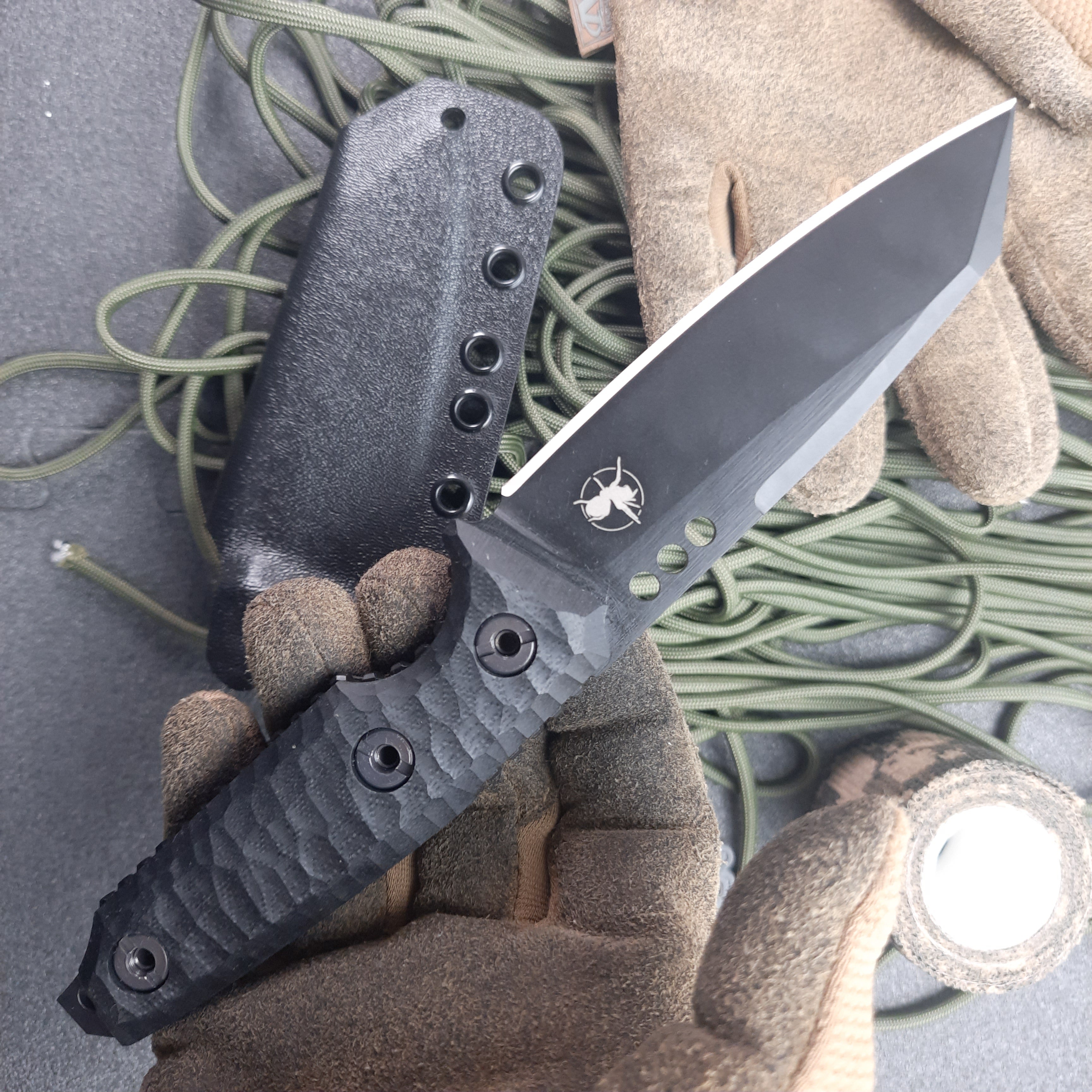 Atrax BOA Taktisches Messer Stonewashed mit braunem G10-Griff
