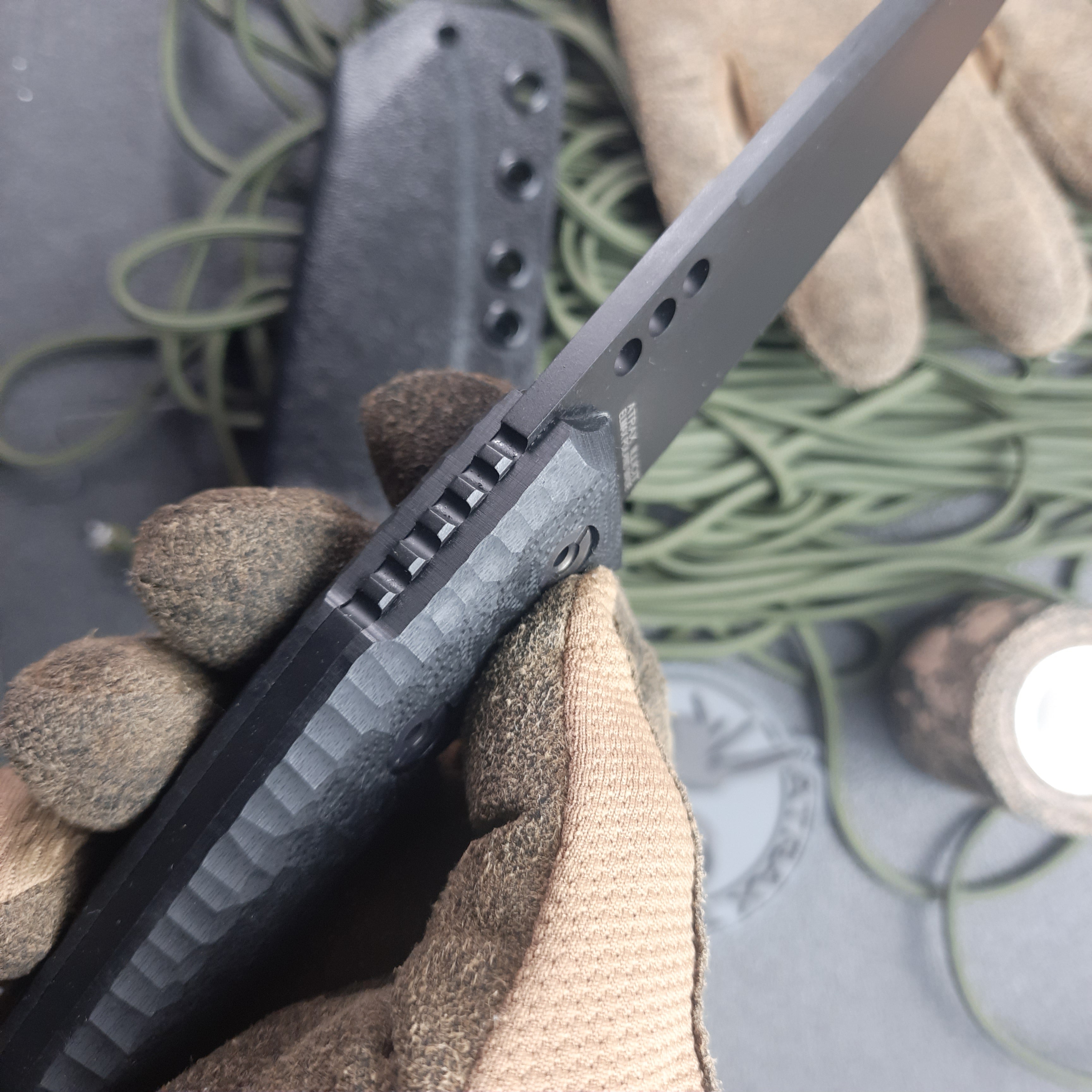 Atrax BOA Taktisches Messer Stonewashed mit braunem G10-Griff