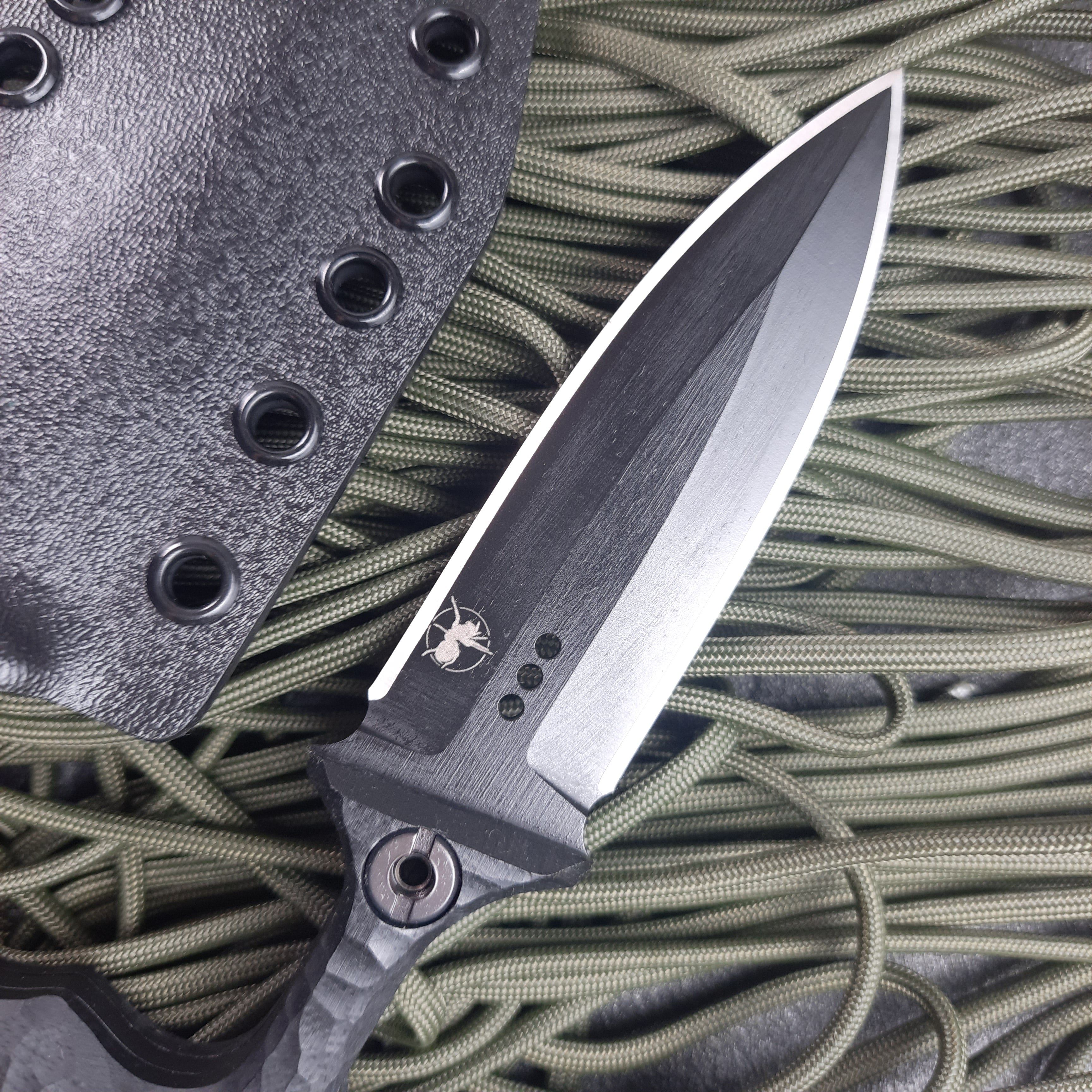 Nóż taktyczny Atrax ENKIDU z czarną rękojeścią i wykończeniem LR Black Cerakote