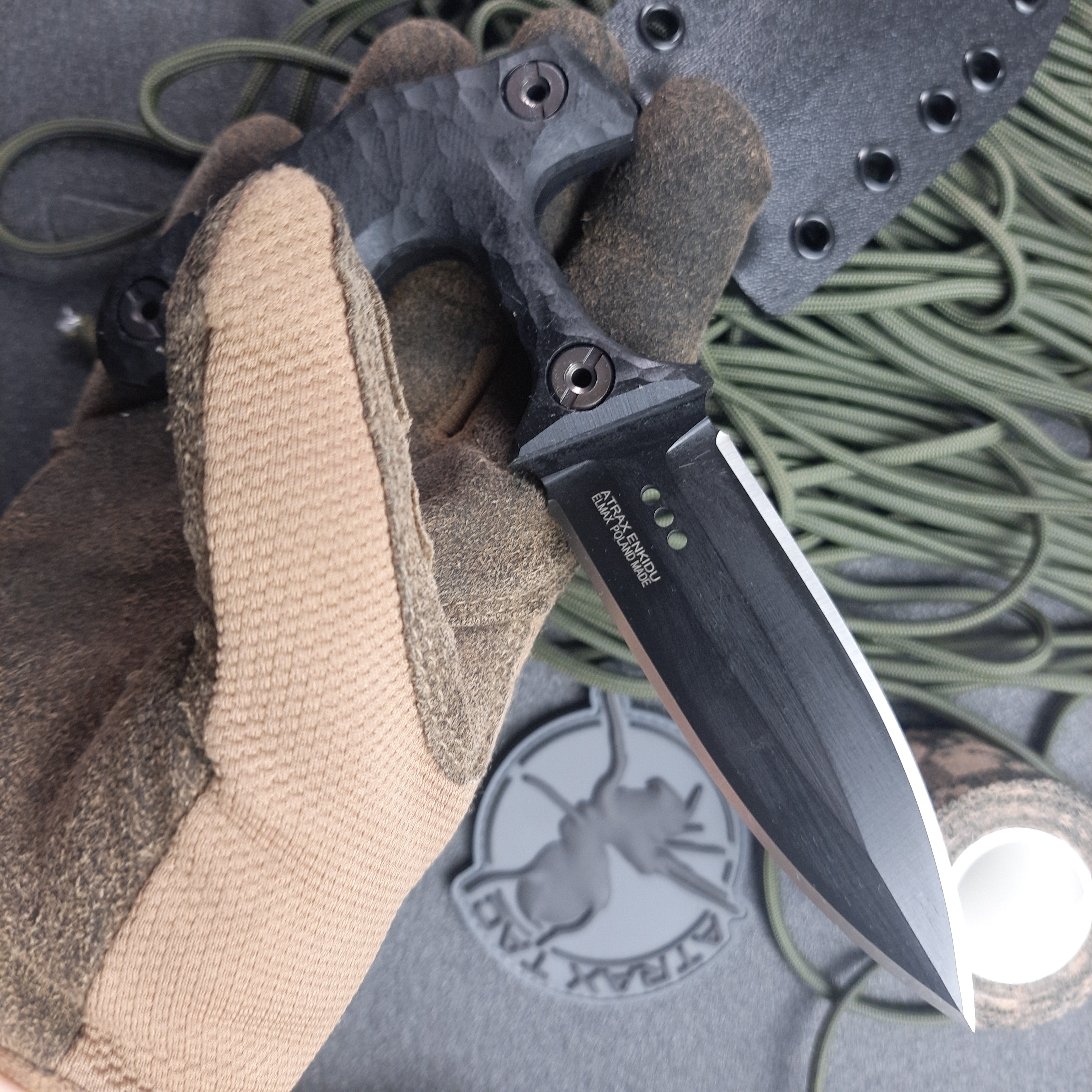 Nóż taktyczny Atrax ENKIDU z czarną rękojeścią i wykończeniem LR Black Cerakote