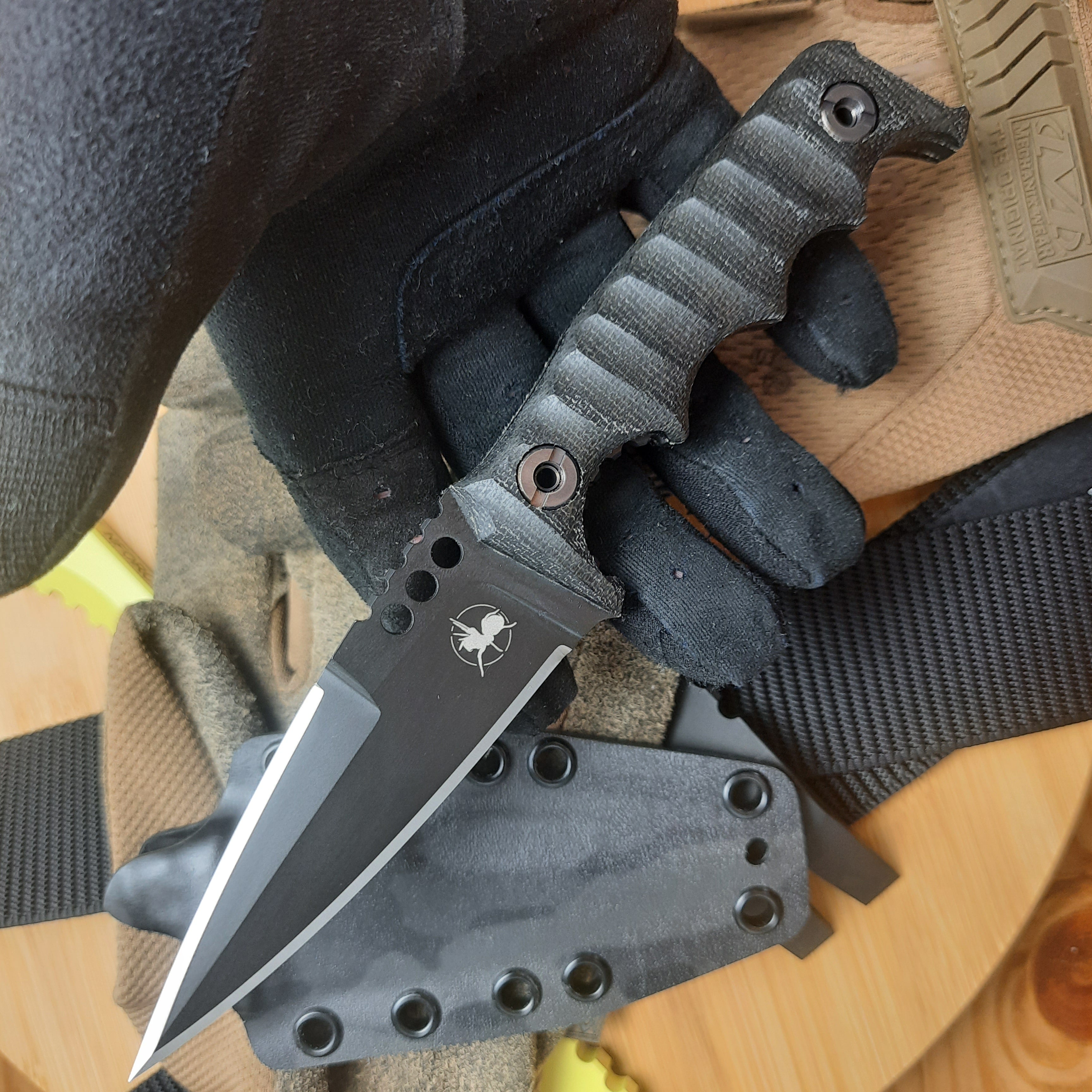 Atrax HAVOC Midnight Bronze Cerokote Taktisches Messer mit schwarzem G10-Griff