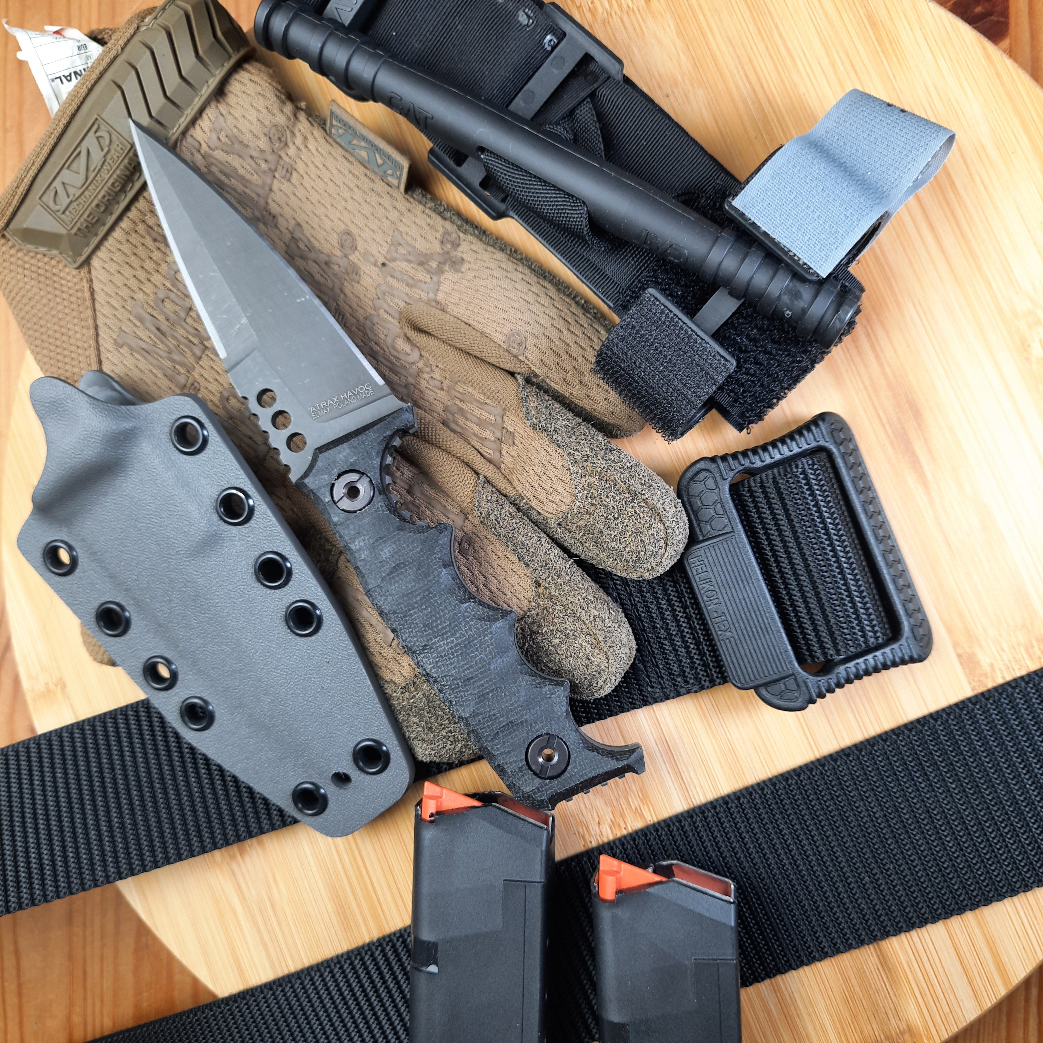 Atrax HAVOC stonewashed Taktisches Messer mit grünem Canvas-Micarta-Griff