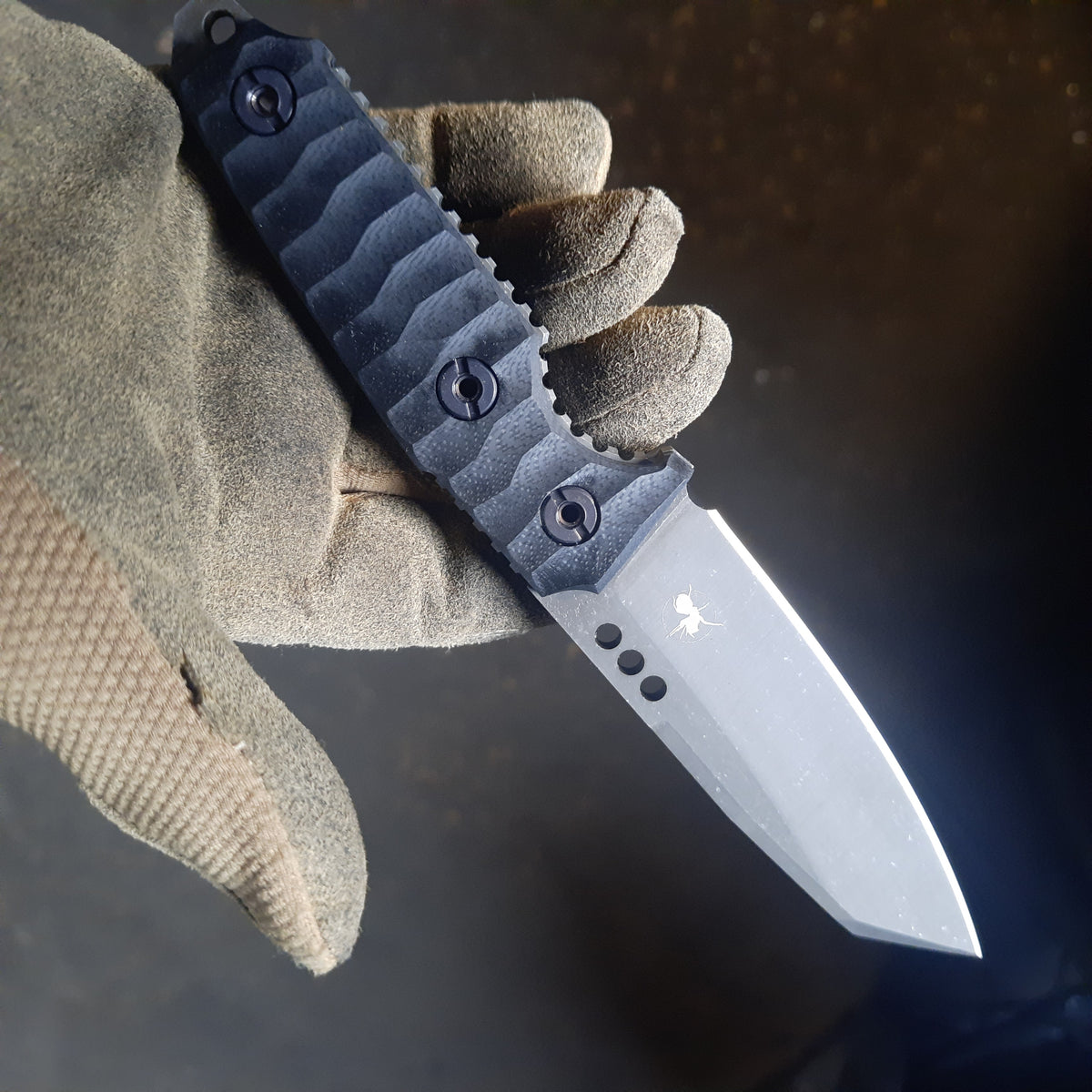 Atrax BOA Taktisches Messer Stonewashed mit braunem G10-Griff