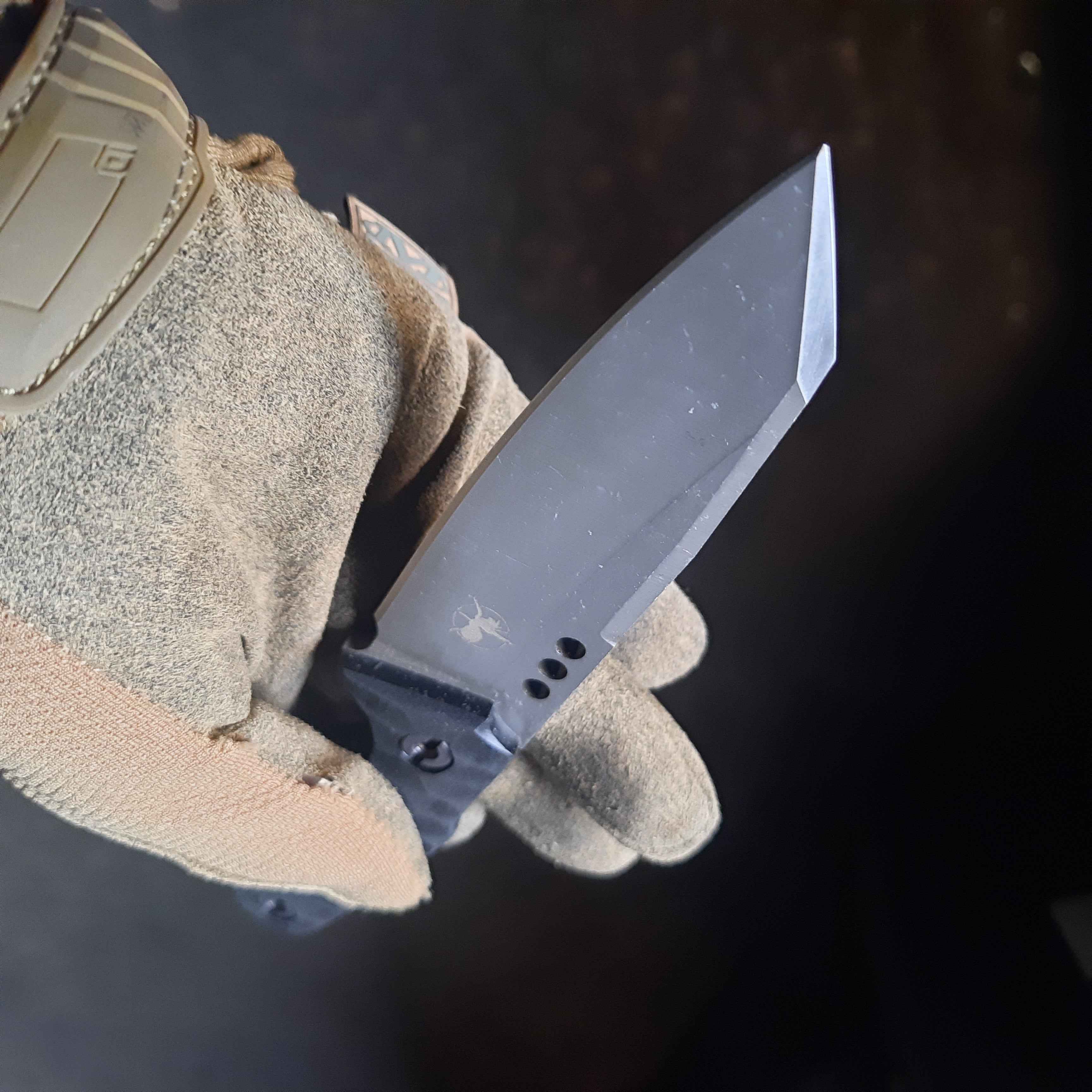 Atrax BOA Taktisches Messer Stonewashed mit braunem G10-Griff