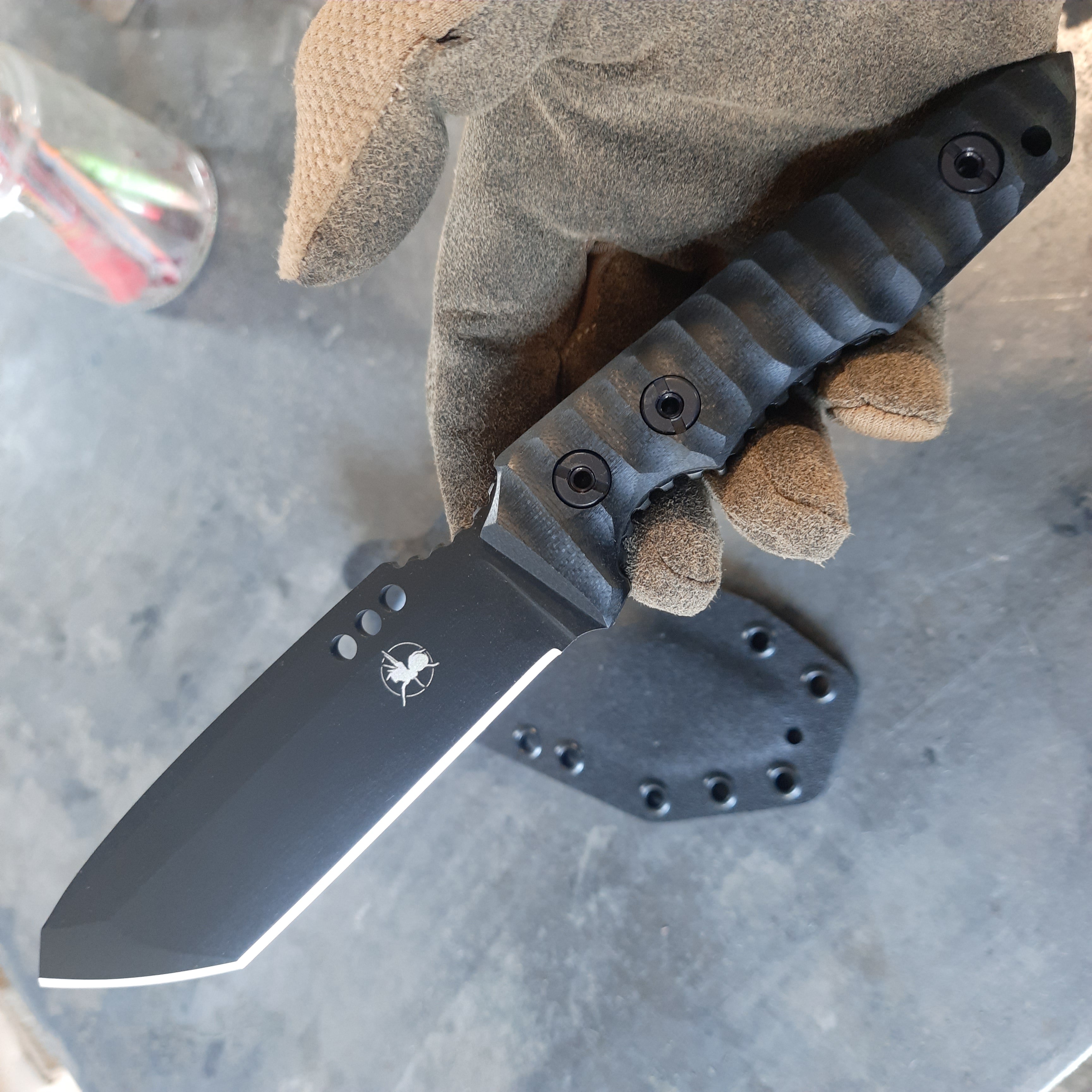 Atrax Venom Tactical & Daycare Messer Stonewashed mit grünem Micarta-Griff