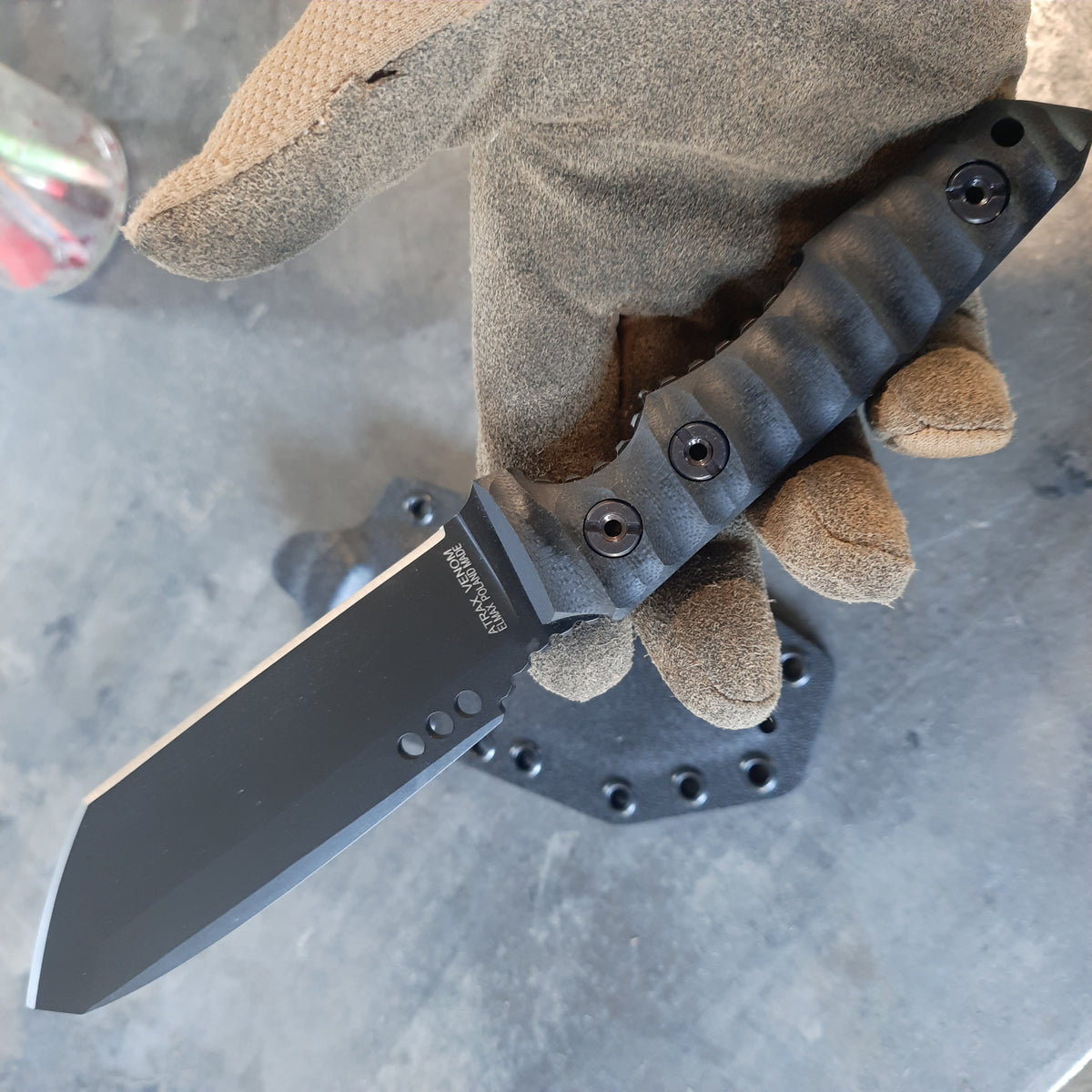 Atrax Venom Tactical & Daycare Messer Stonewashed mit grünem Micarta-Griff