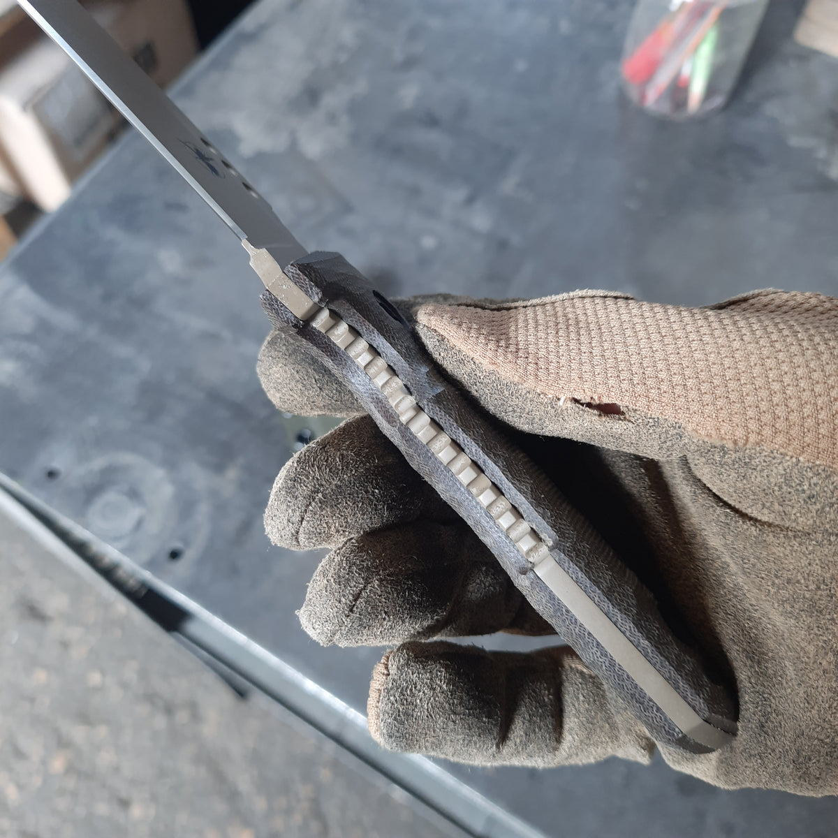 Atrax Venom Tactical & Daycare Messer Stonewashed mit grünem Micarta-Griff