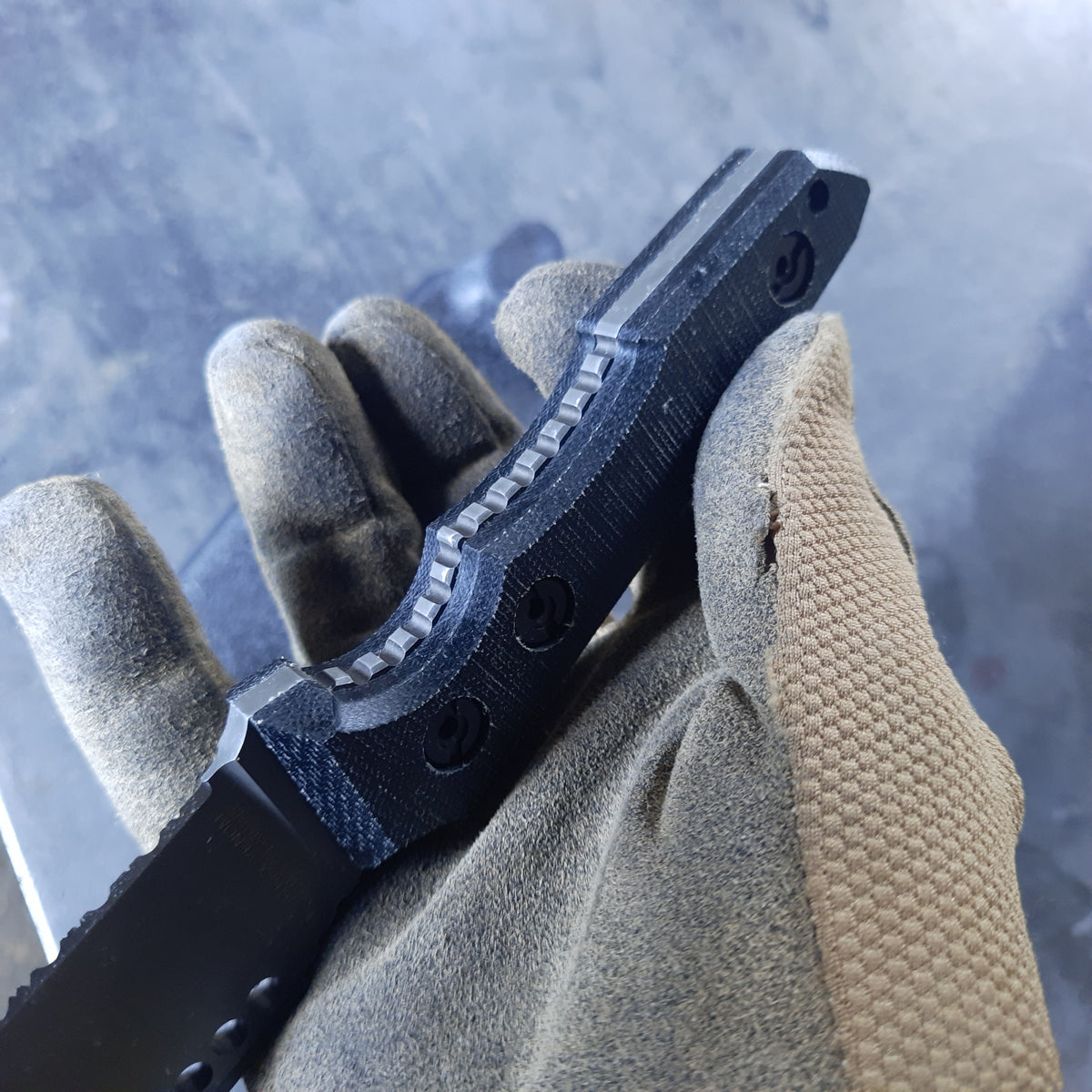 Atrax Venom Tactical & Daycare Messer Stonewashed mit grünem Micarta-Griff
