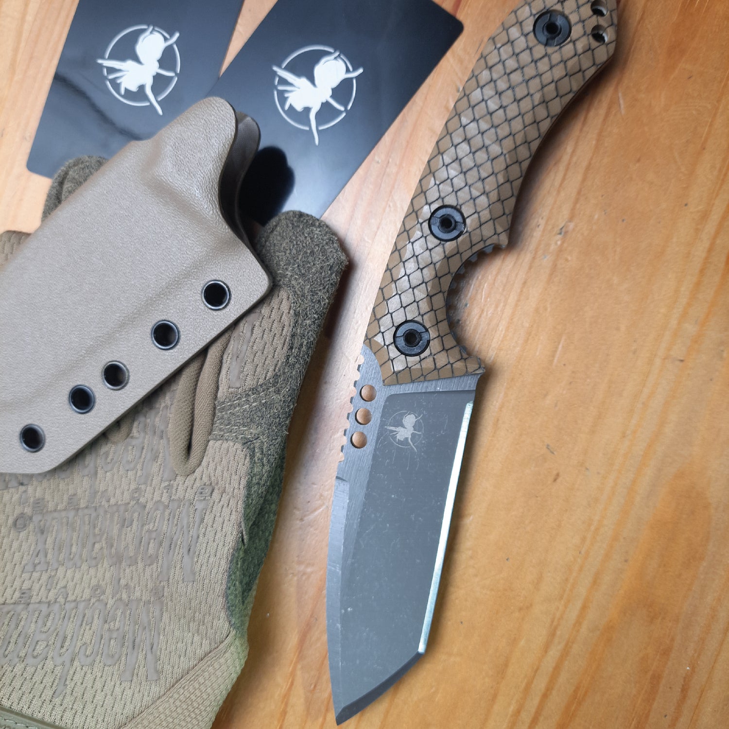ATRAX BOA Tactical Knife - SNAKE SKIN PATERN ON HANDLE
