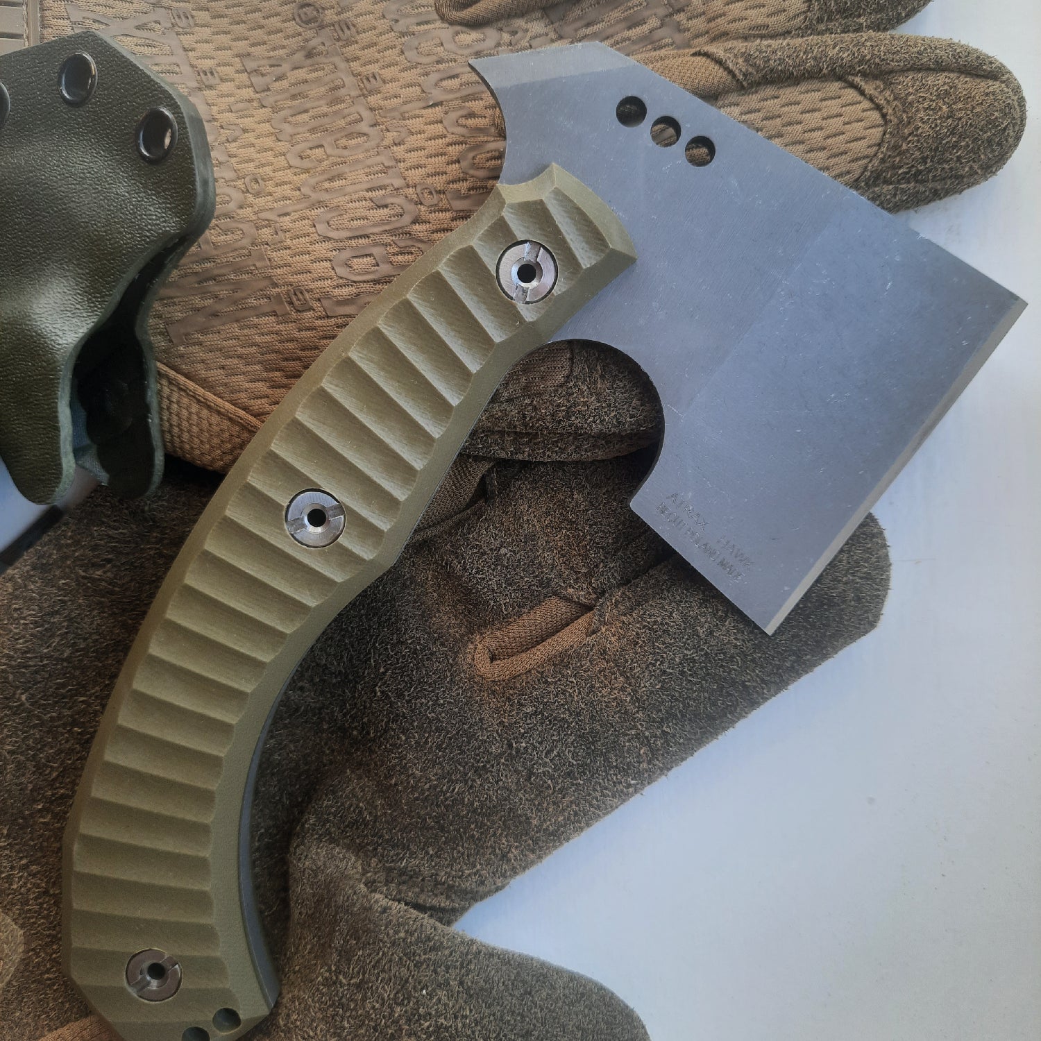 Siekiera taktyczna Atrax HAWK z uchwytem Stonewashed i OD Green G10
