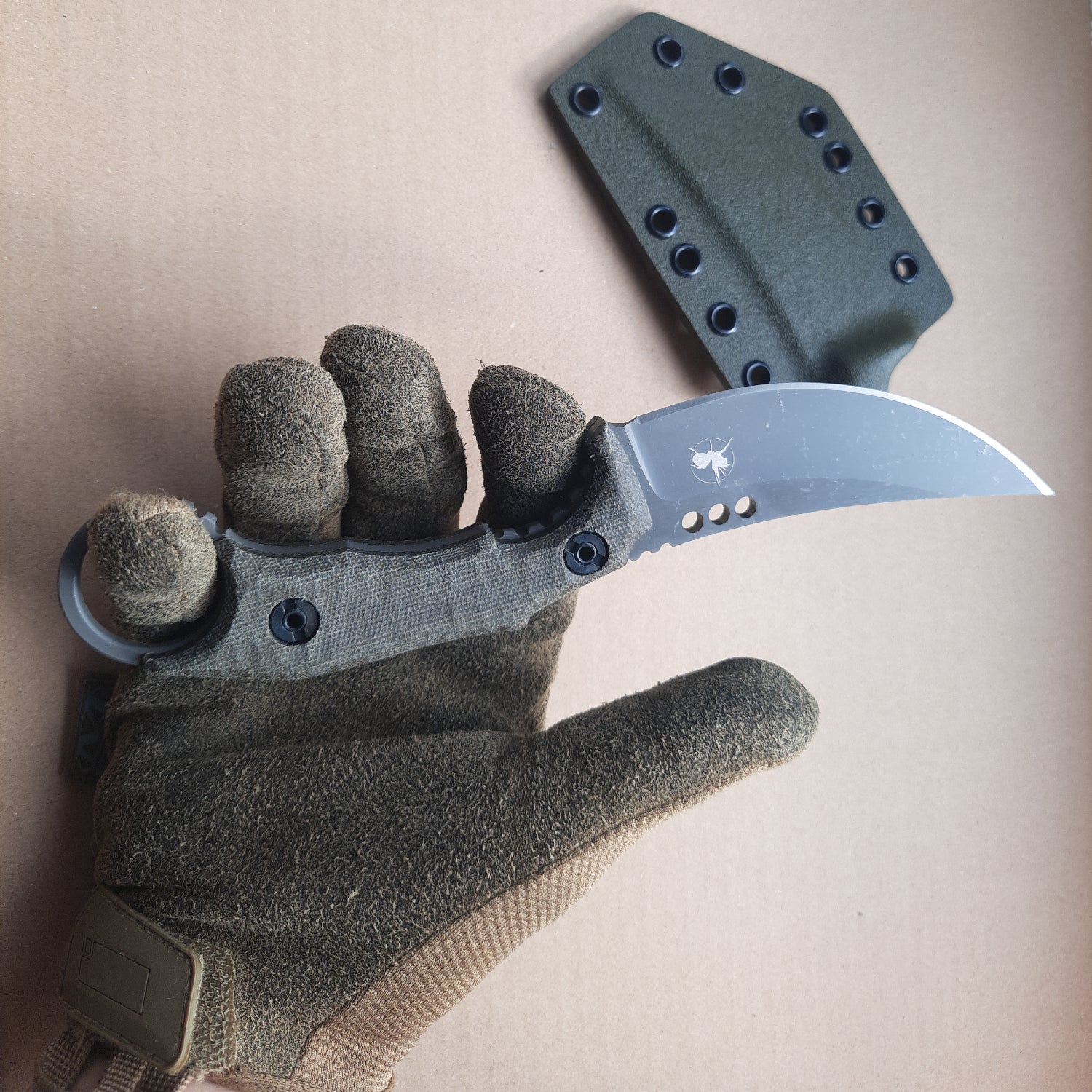 ATRAX PLAGUE Tactical Ring Knife