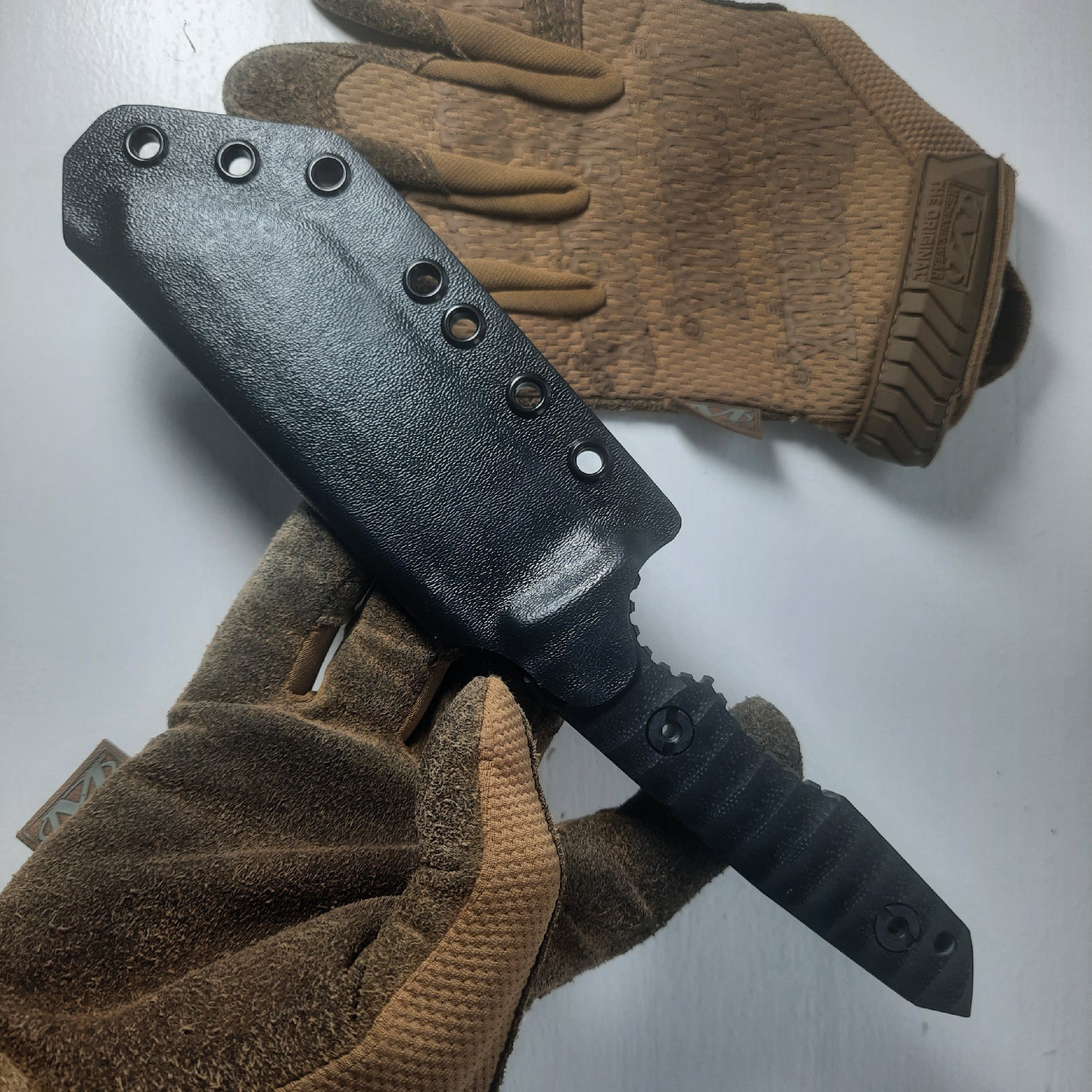 Nóż taktyczny i pielęgnacyjny Atrax Venom SIG Dark Grey Cerakote z czarną rękojeścią
