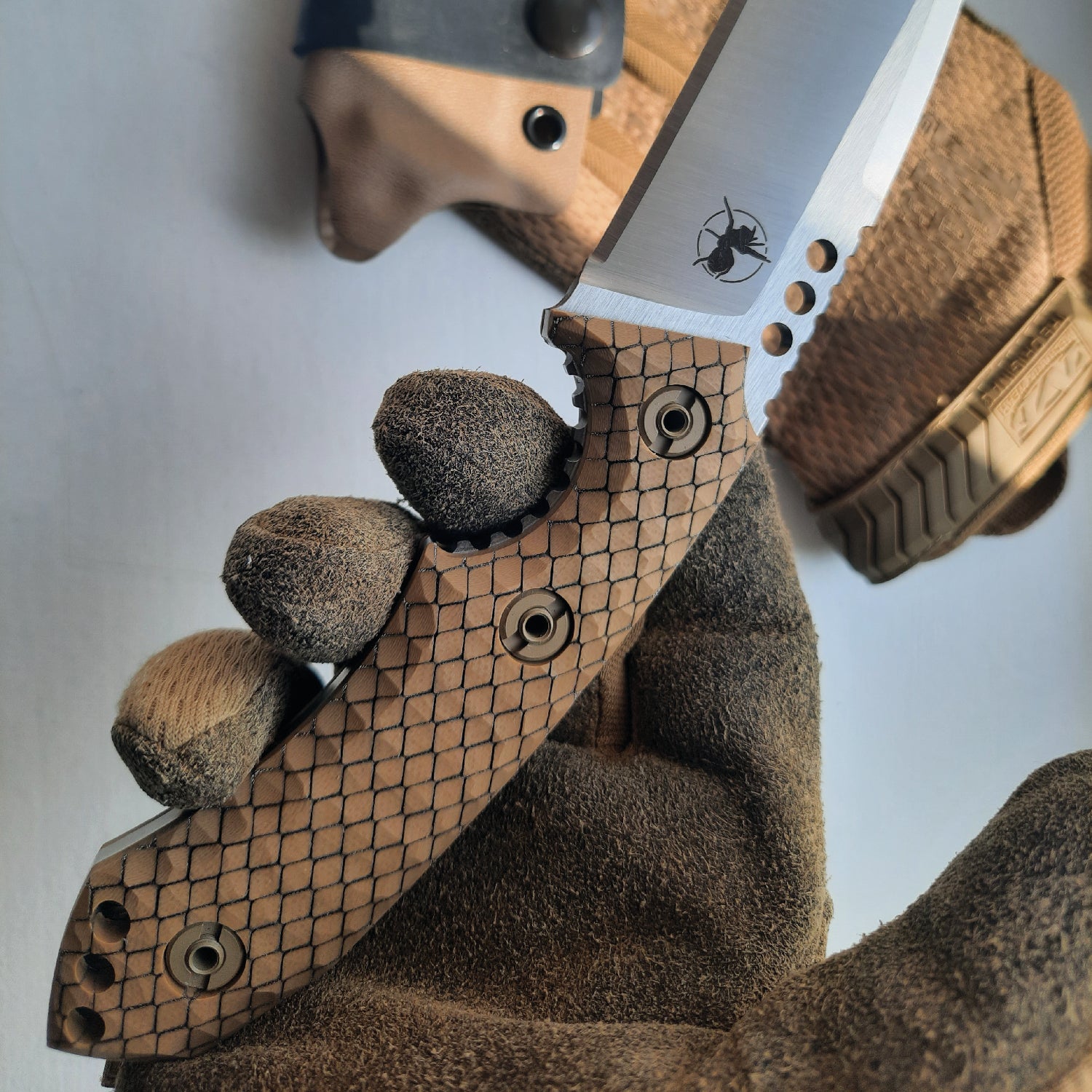 ATRAX BOA Tactical Knife - SNAKE SKIN PATERN ON HANDLE