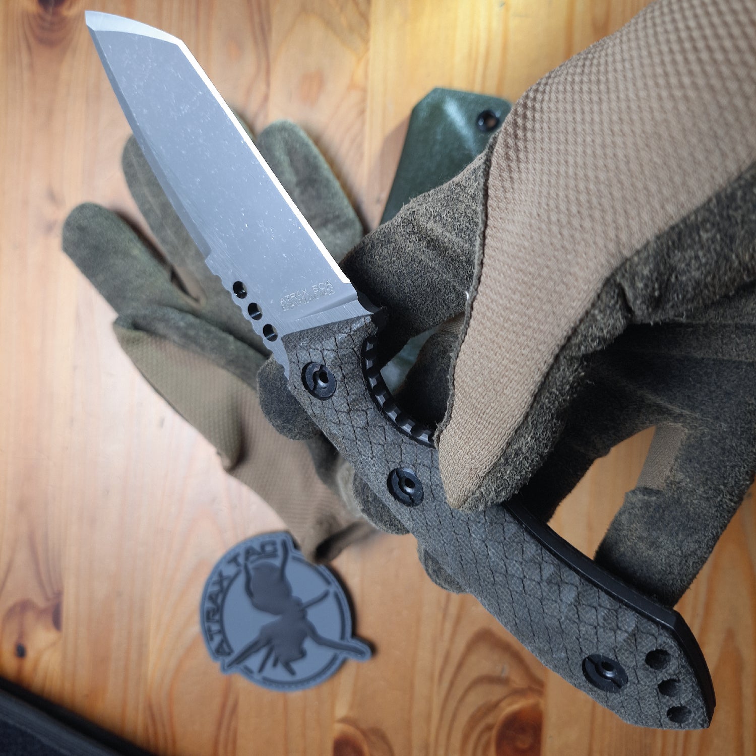 ATRAX BOA Tactical Knife - SNAKE SKIN PATERN ON HANDLE