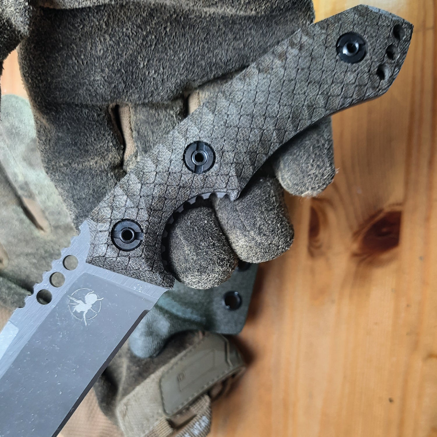 ATRAX BOA Tactical Knife - SNAKE SKIN PATERN ON HANDLE