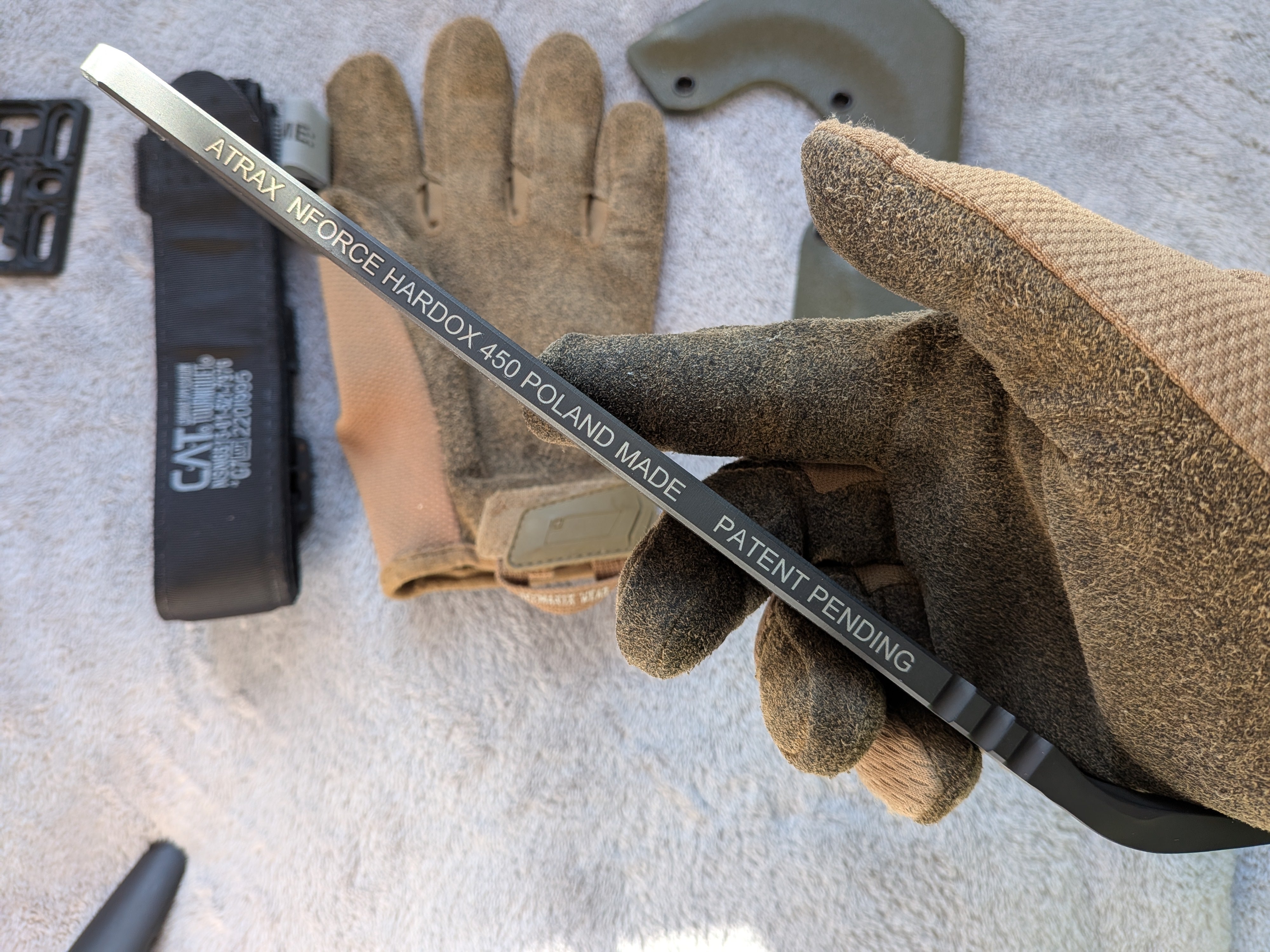 Atrax BOA Taktisches Messer Stonewashed mit braunem G10-Griff