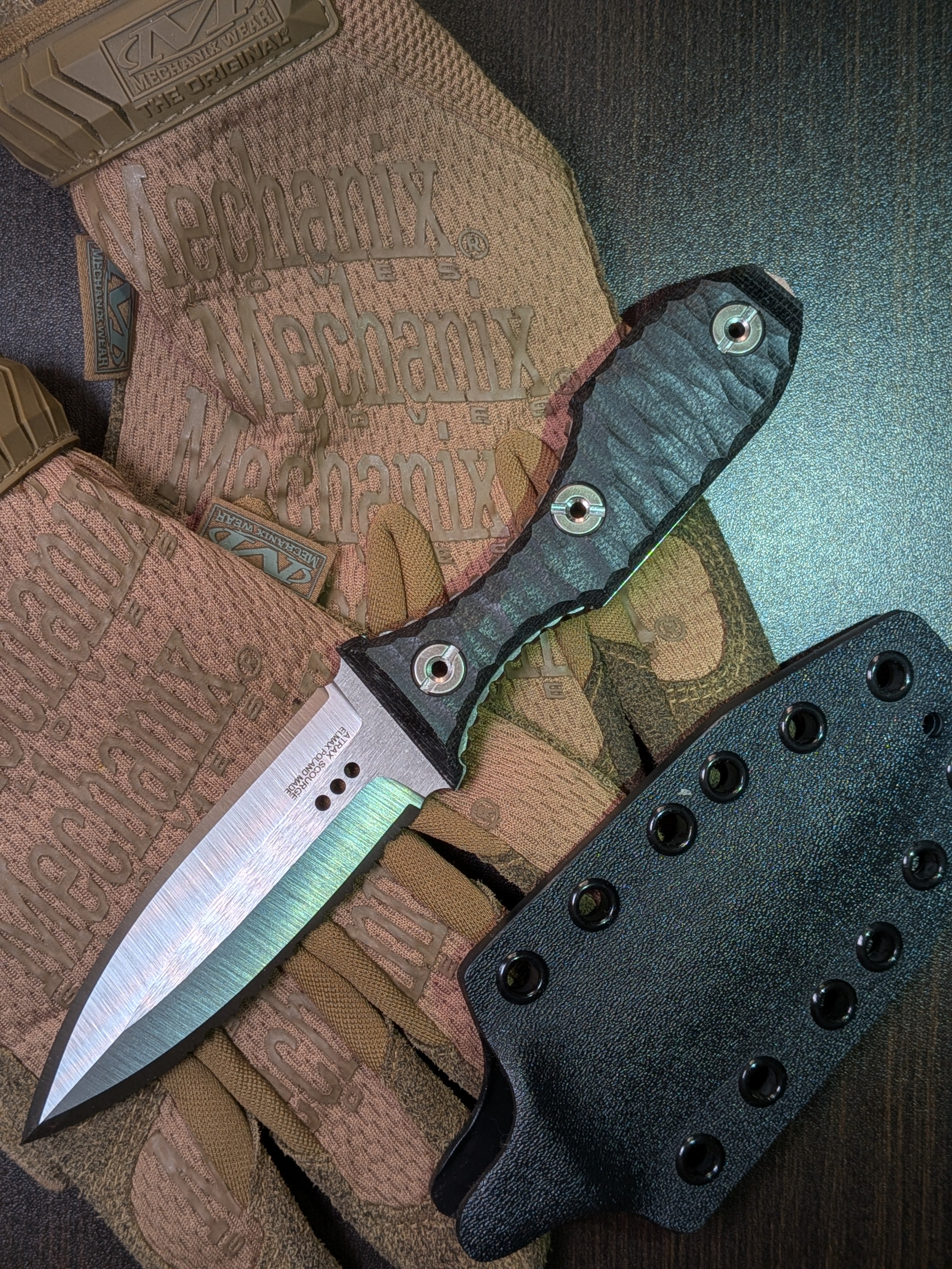 Atrax SCOURGE DAGGER Silber Satin Taktisches Messer mit braunem G10-Griff