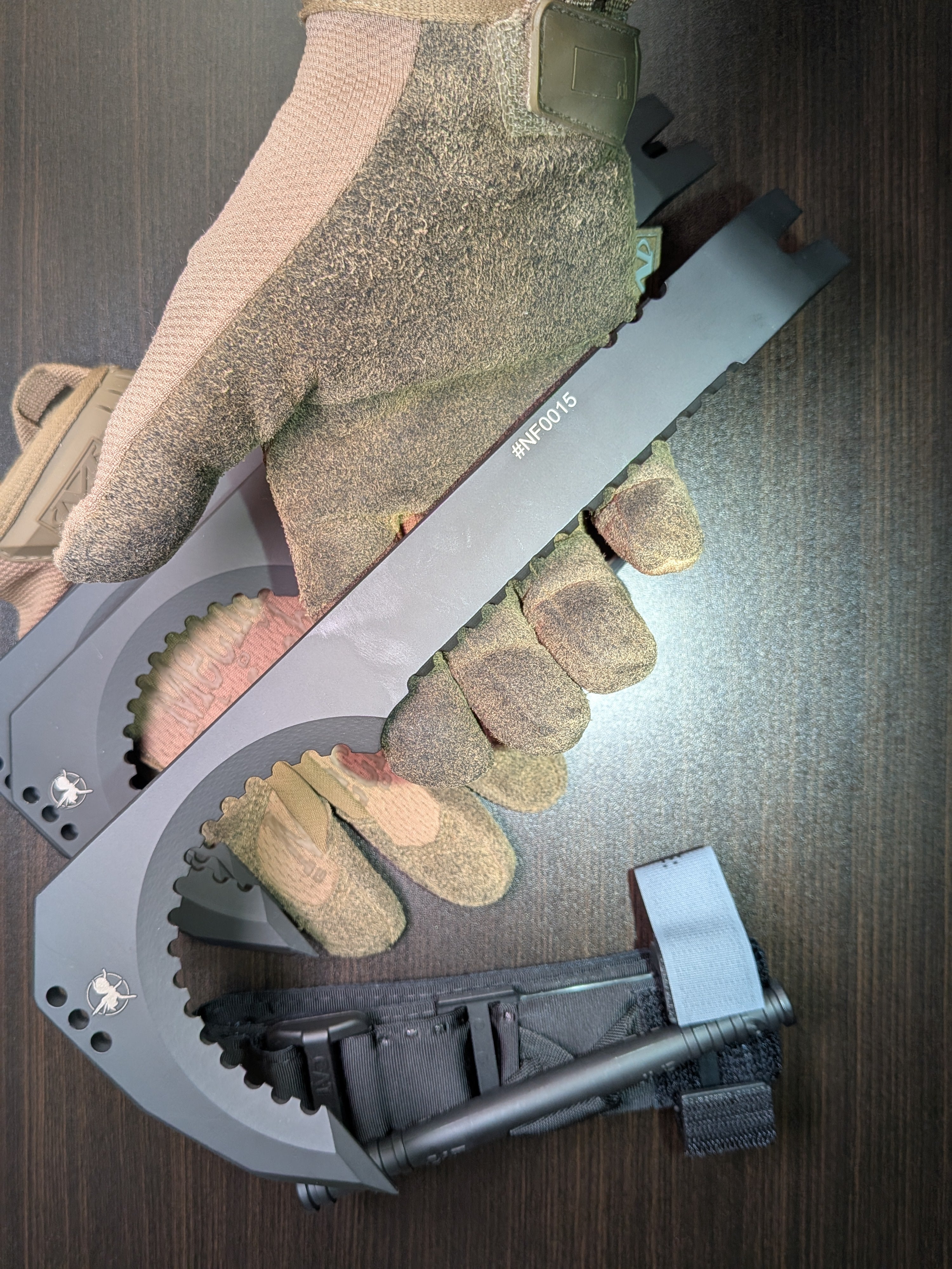 Atrax BOA Taktisches Messer Stonewashed mit braunem G10-Griff