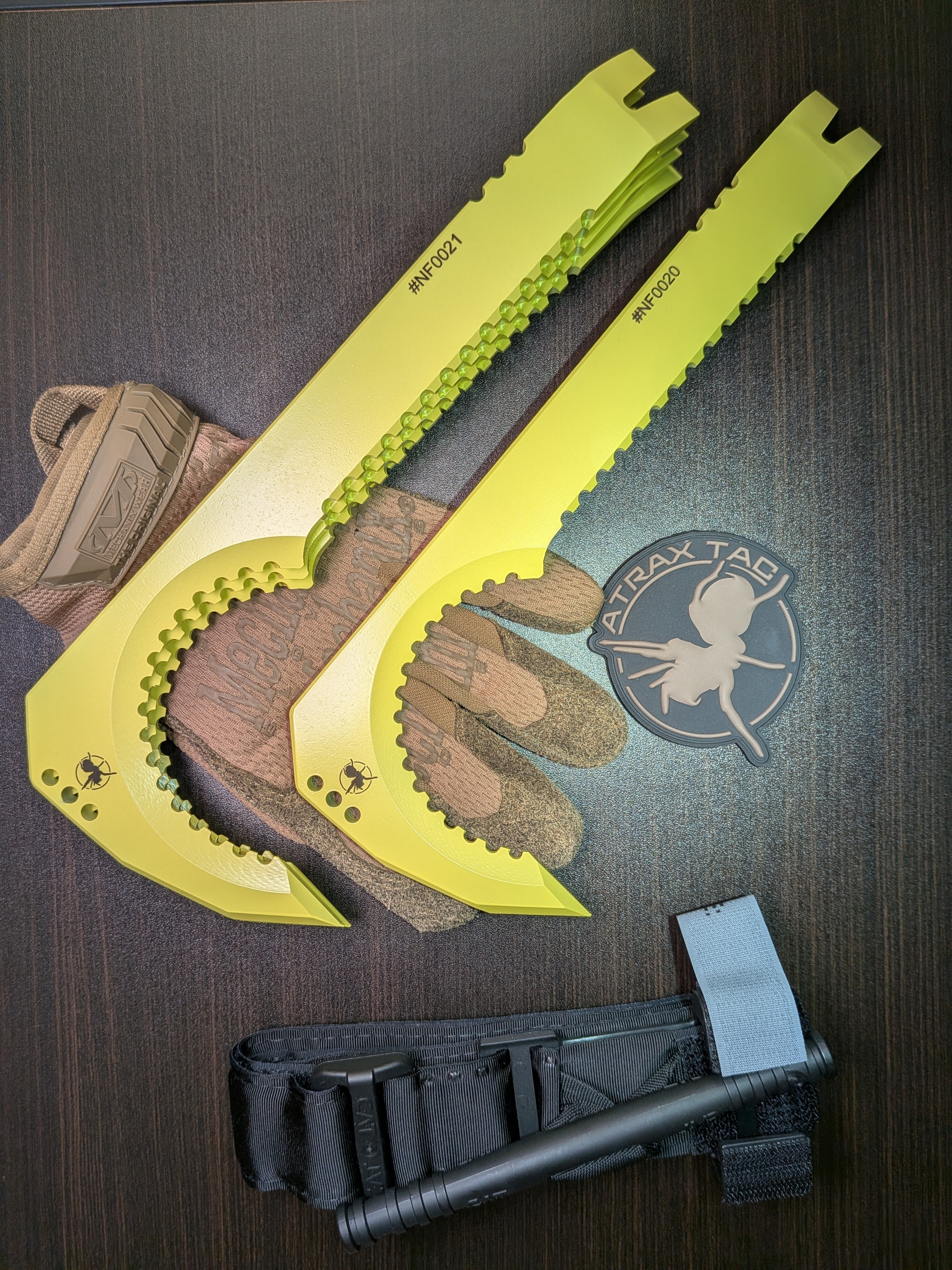 Atrax BOA Taktisches Messer Stonewashed mit braunem G10-Griff