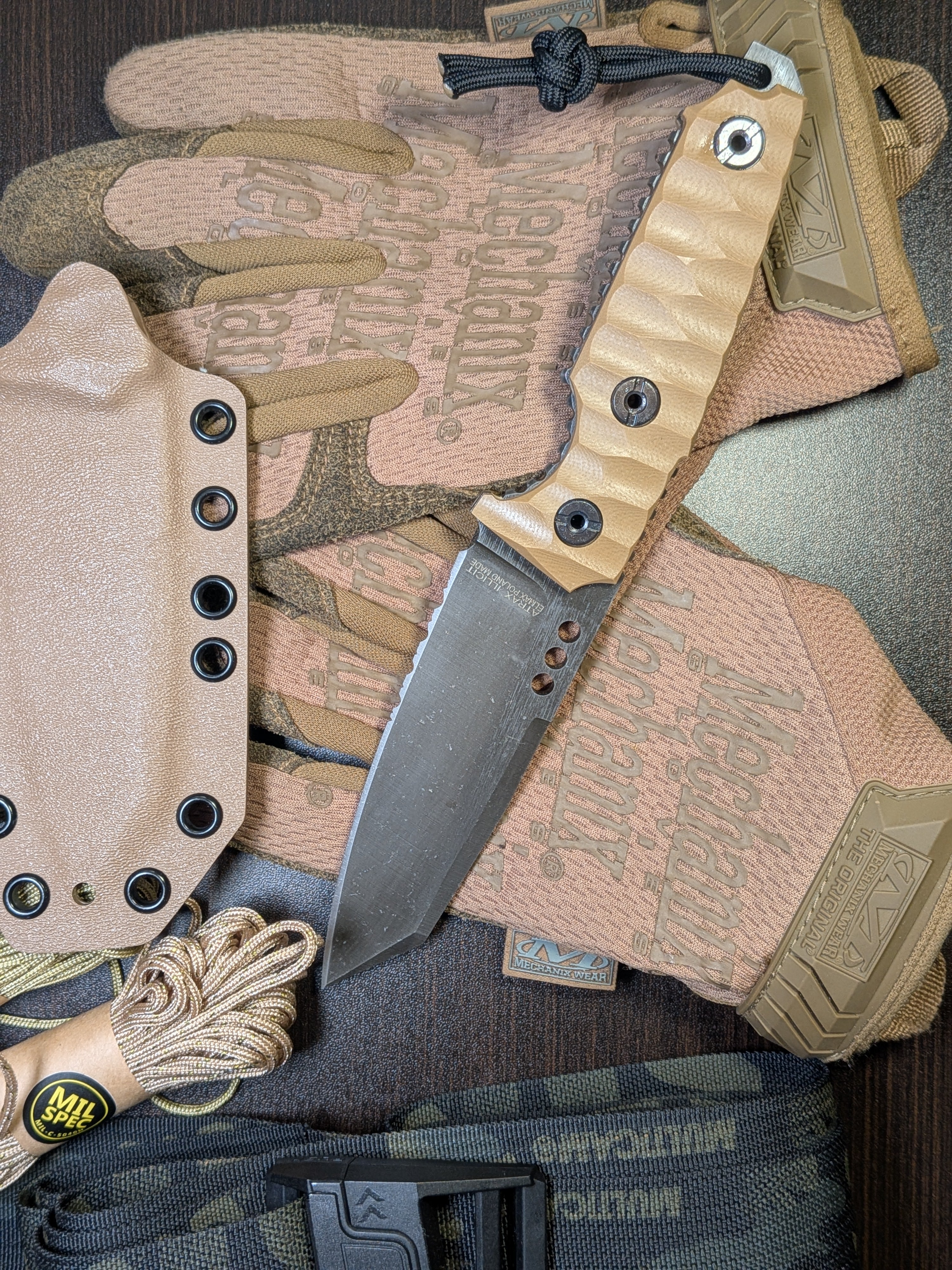 Atrax ILLICIT Tactical Knife Stonewashed with Brown G10 Handle, FDE kydex & serration