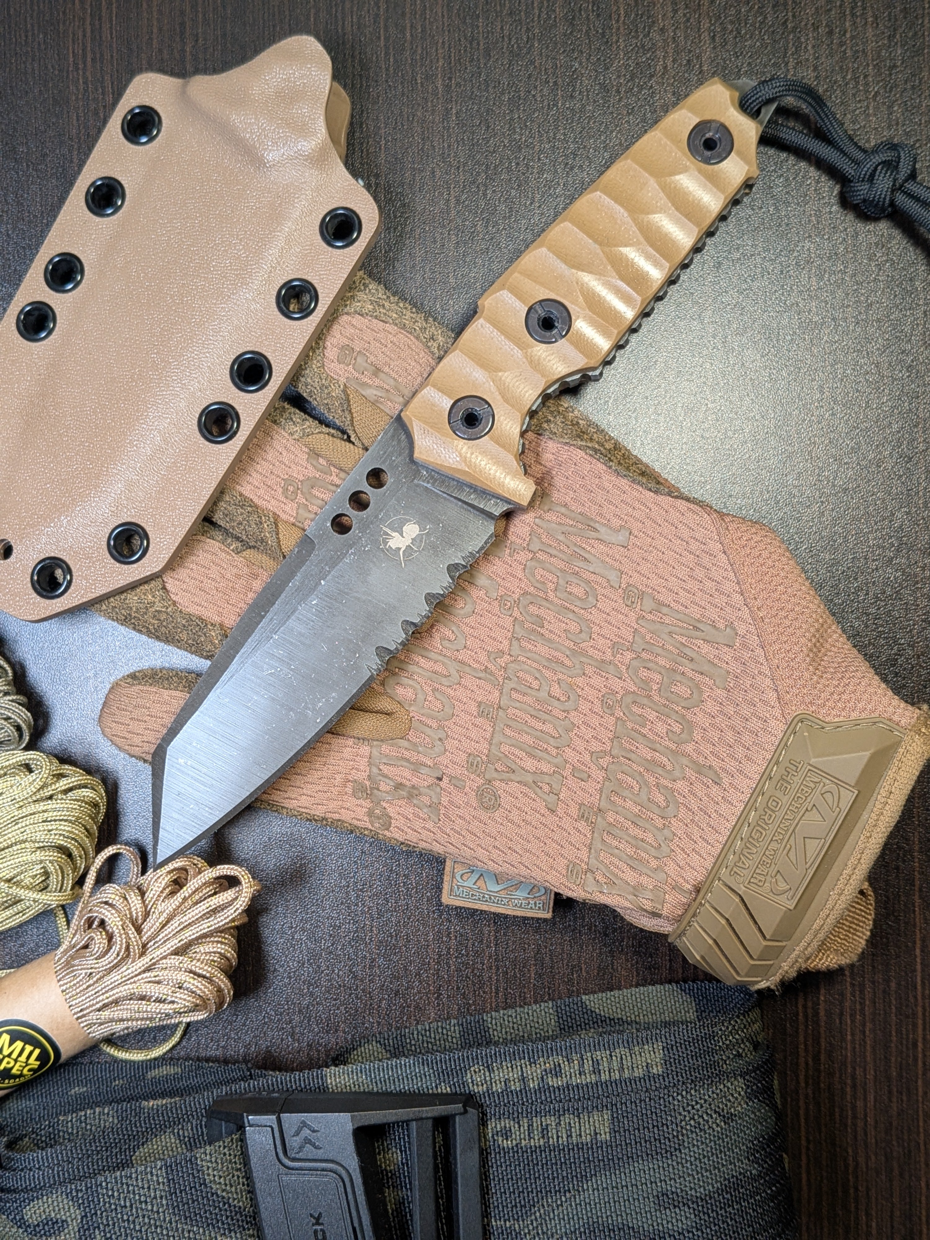 Atrax BOA Taktisches Messer Stonewashed mit braunem G10-Griff