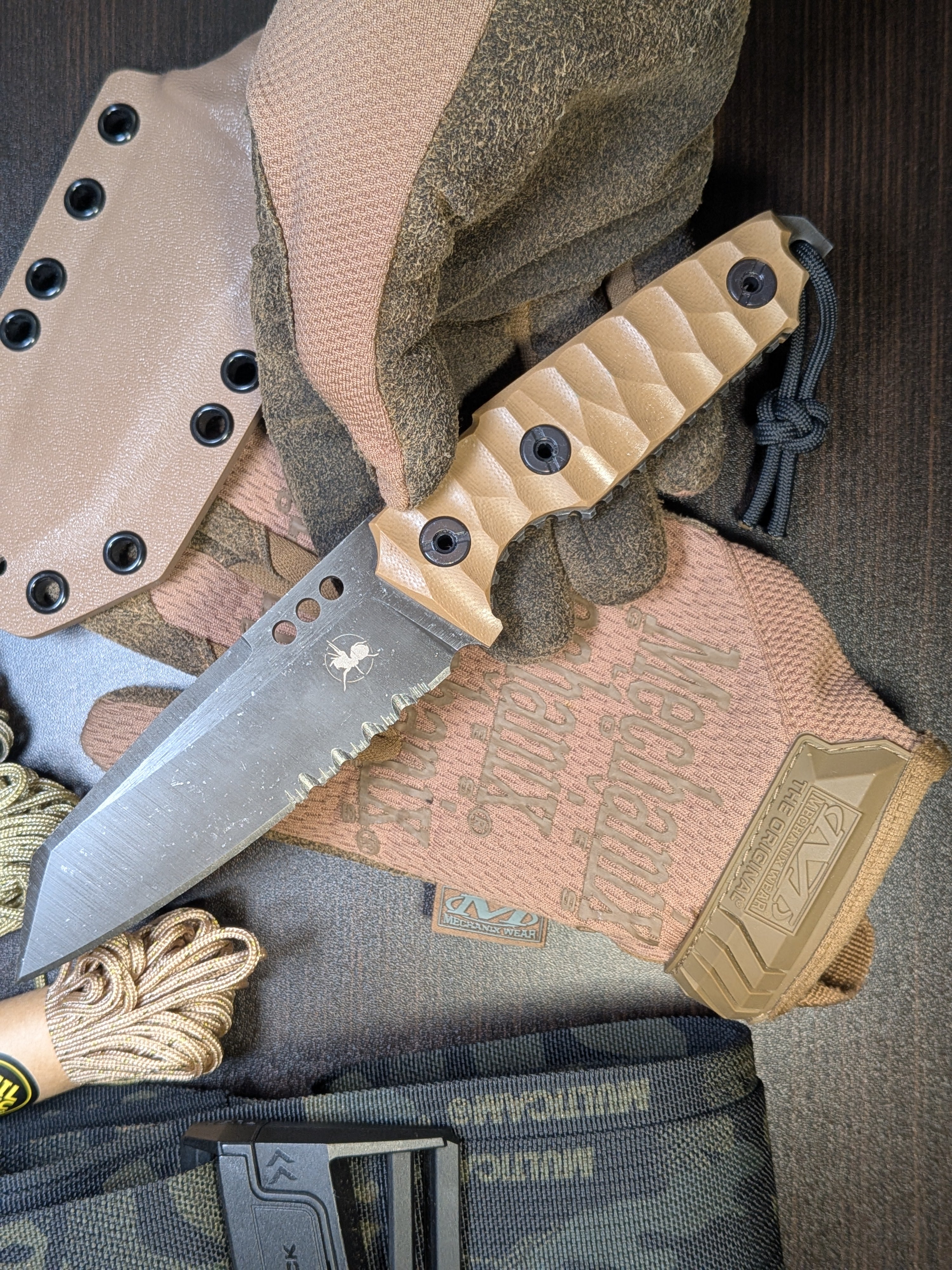 Atrax ILLICIT Tactical Knife Stonewashed with Brown G10 Handle, FDE kydex & serration