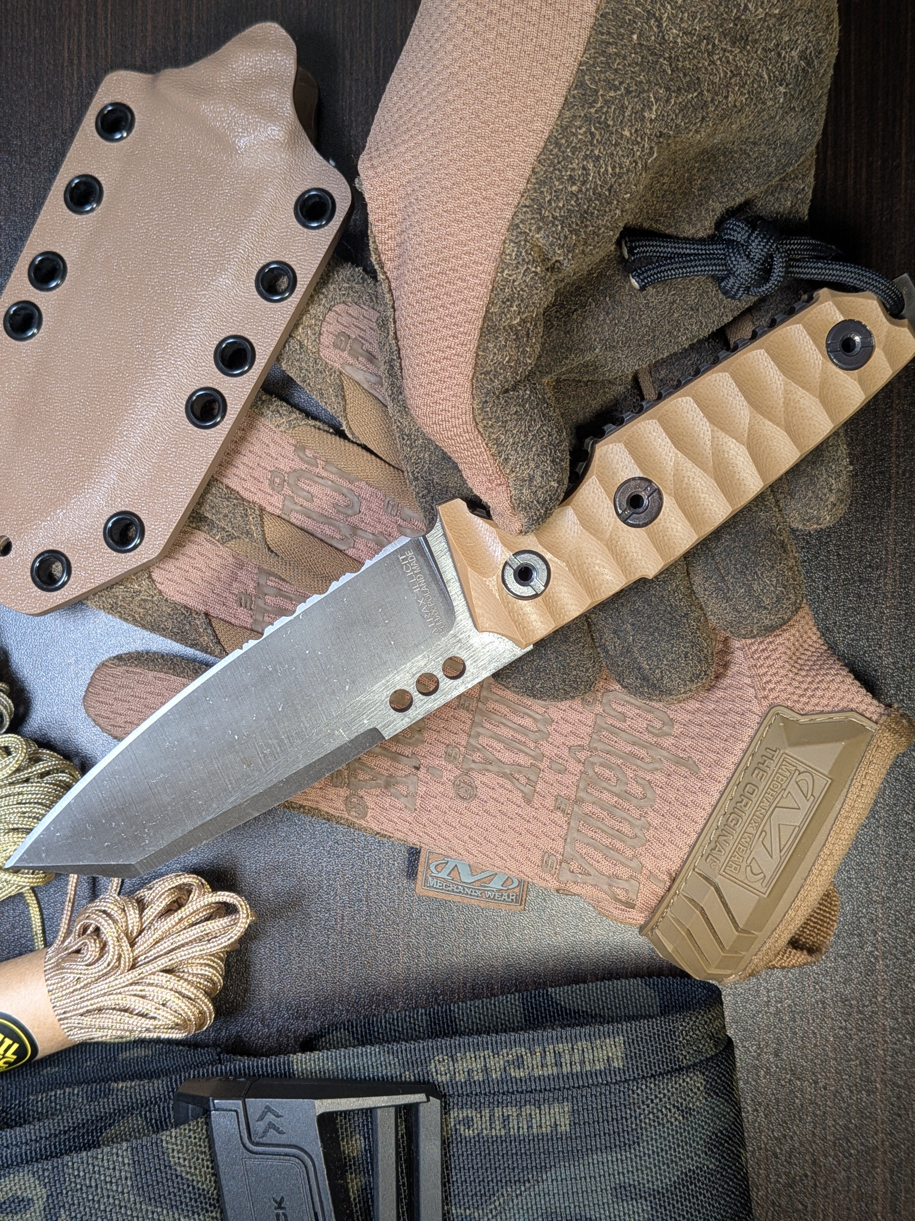 Atrax ILLICIT Tactical Knife Stonewashed with Brown G10 Handle, FDE kydex & serration
