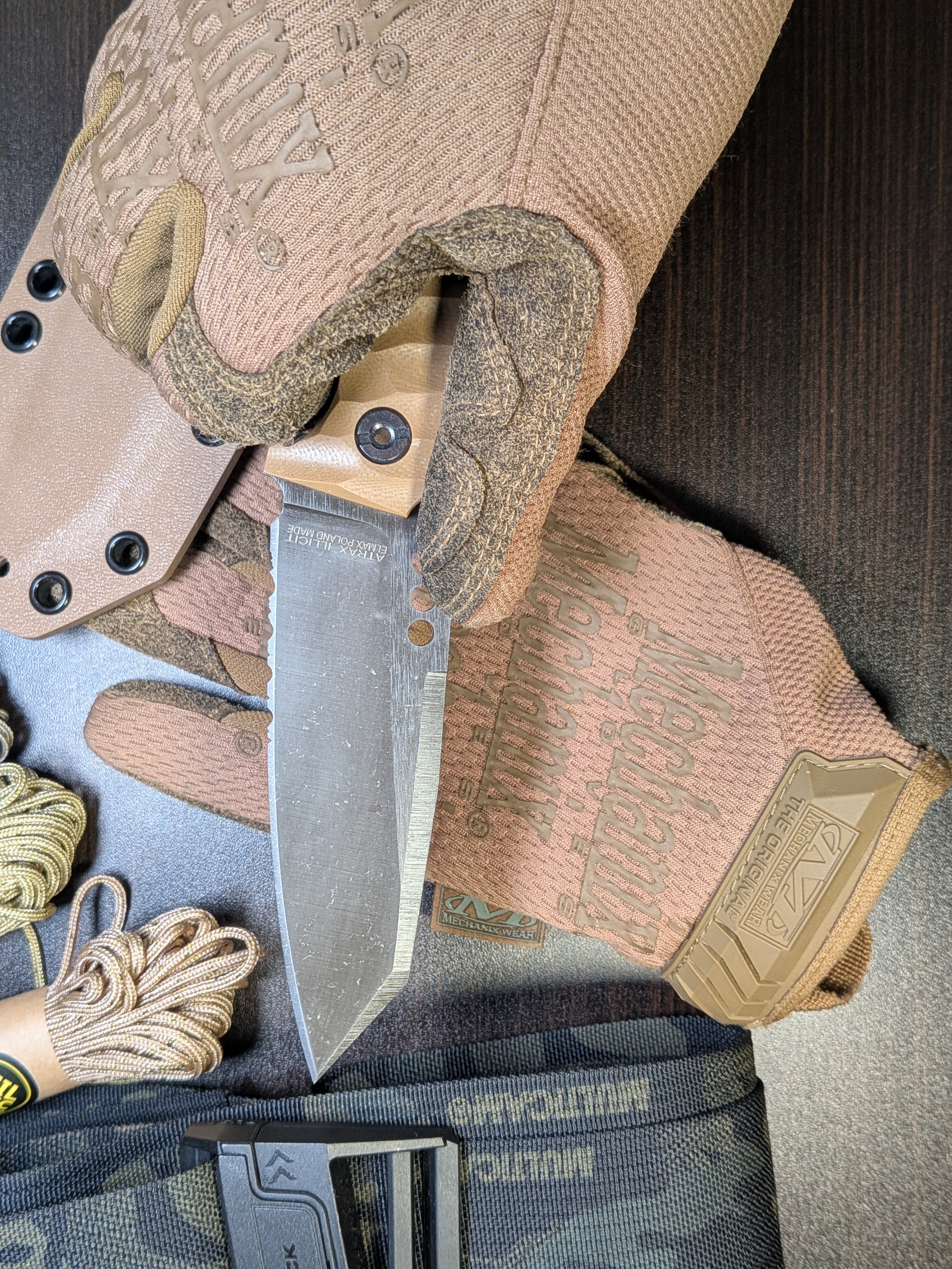 Atrax ILLICIT Tactical Knife Stonewashed with Brown G10 Handle, FDE kydex & serration