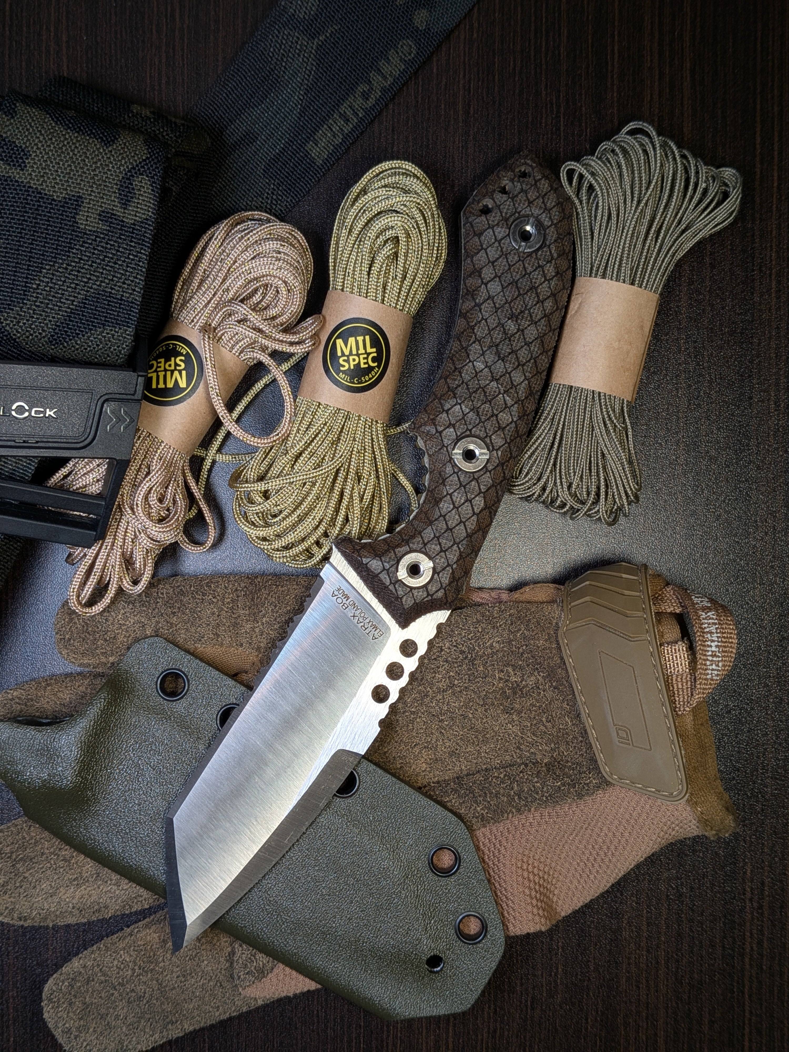 Atrax BOA Taktisches Messer Stonewashed mit braunem G10-Griff