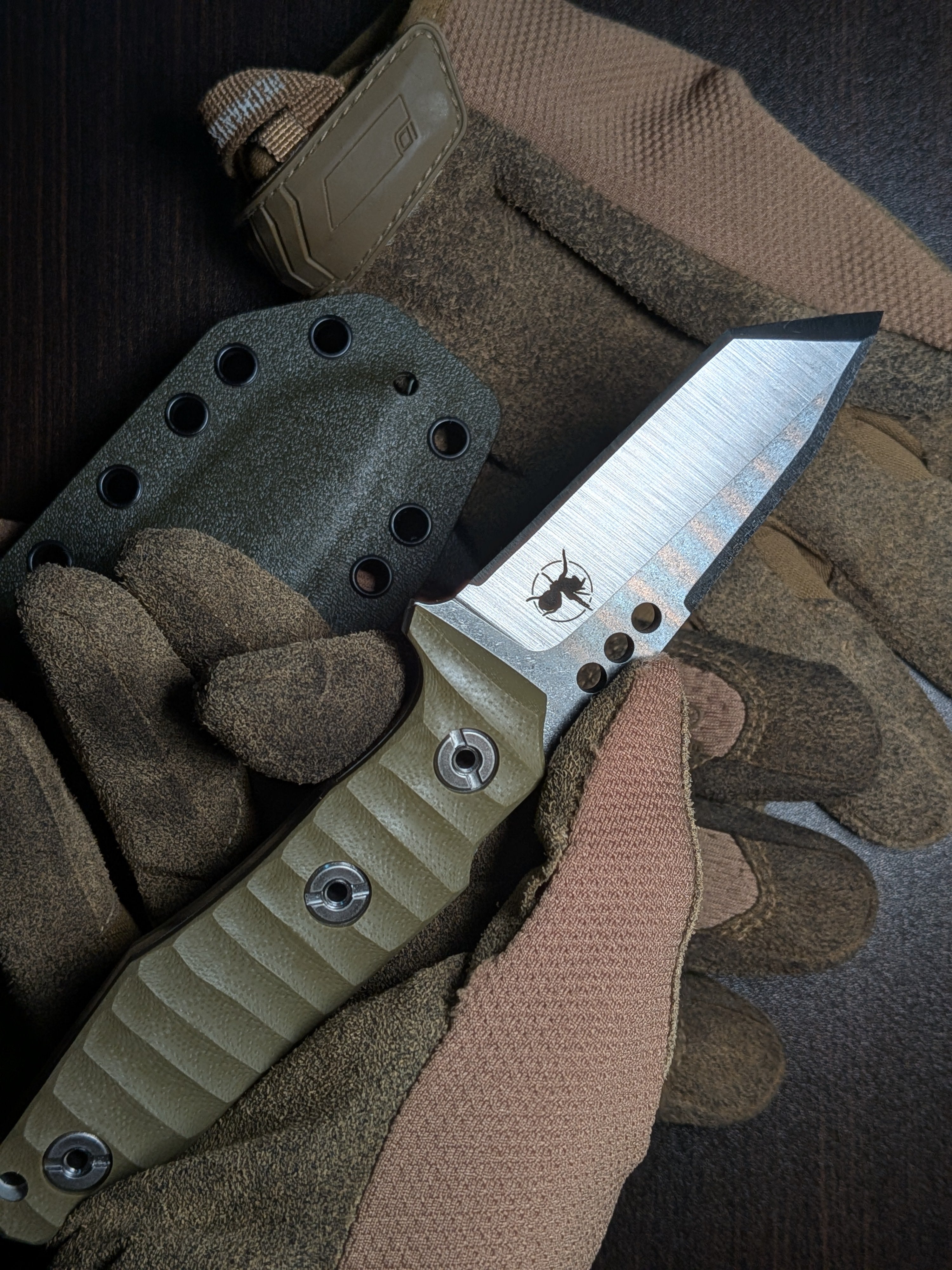 ATRAX SERUM Silver Satin Tactical & Daycare Tanto Knife with OD Green G10 Handle