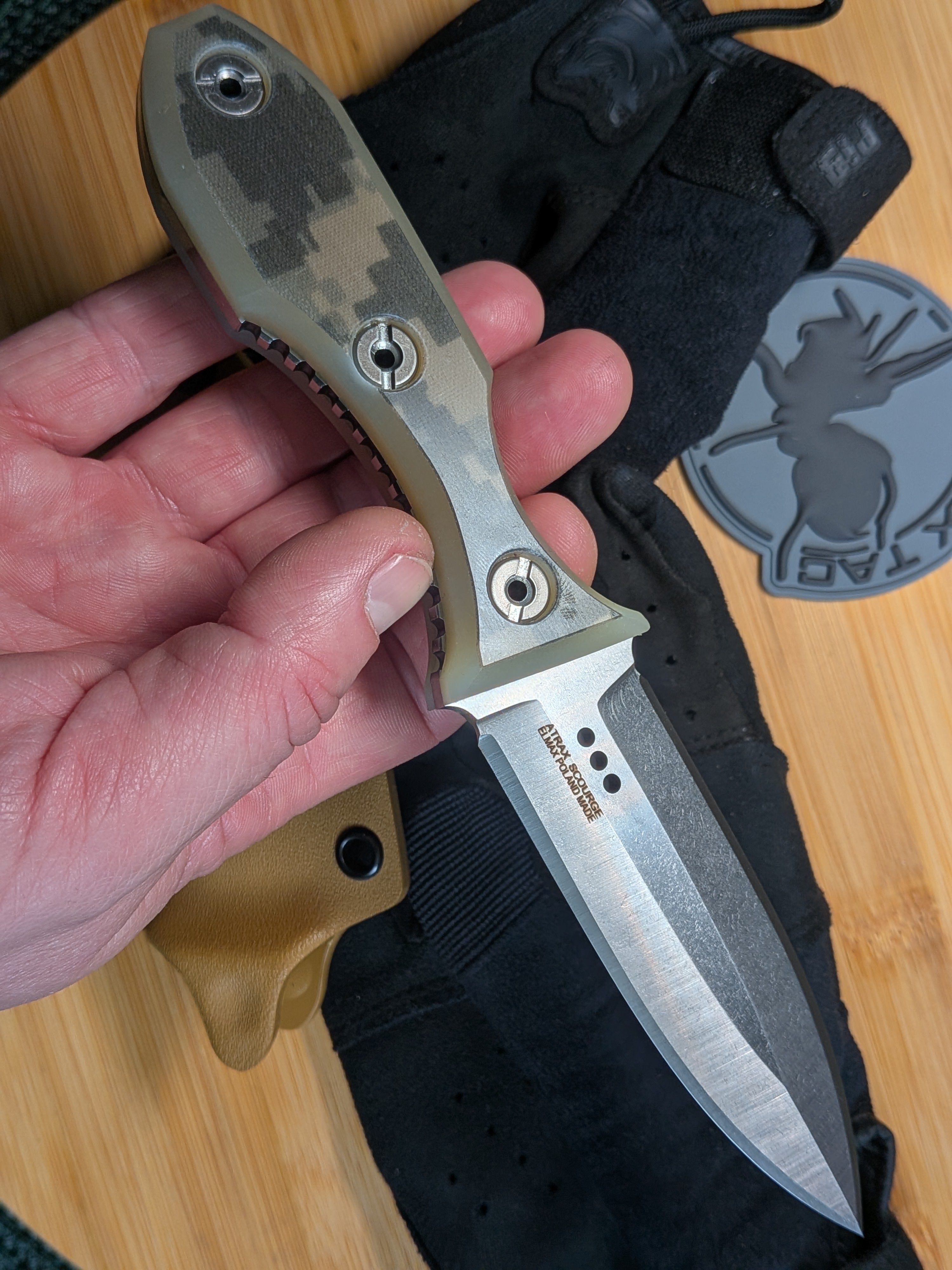 Atrax SCOURGE DAGGER Silver Satin Tactical Knife with Digital Camo G10 handle