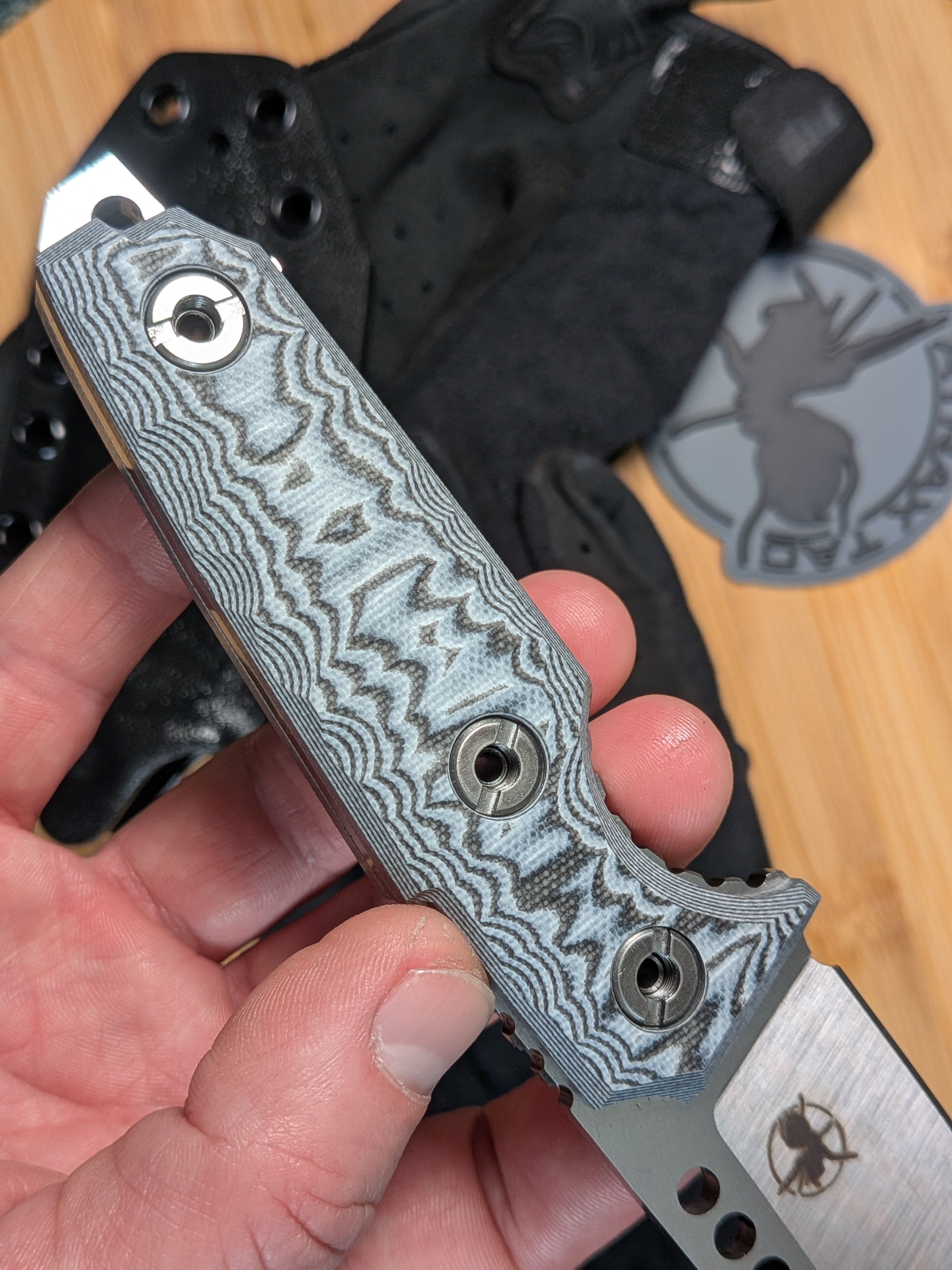Atrax BOA Taktisches Messer Stonewashed mit braunem G10-Griff