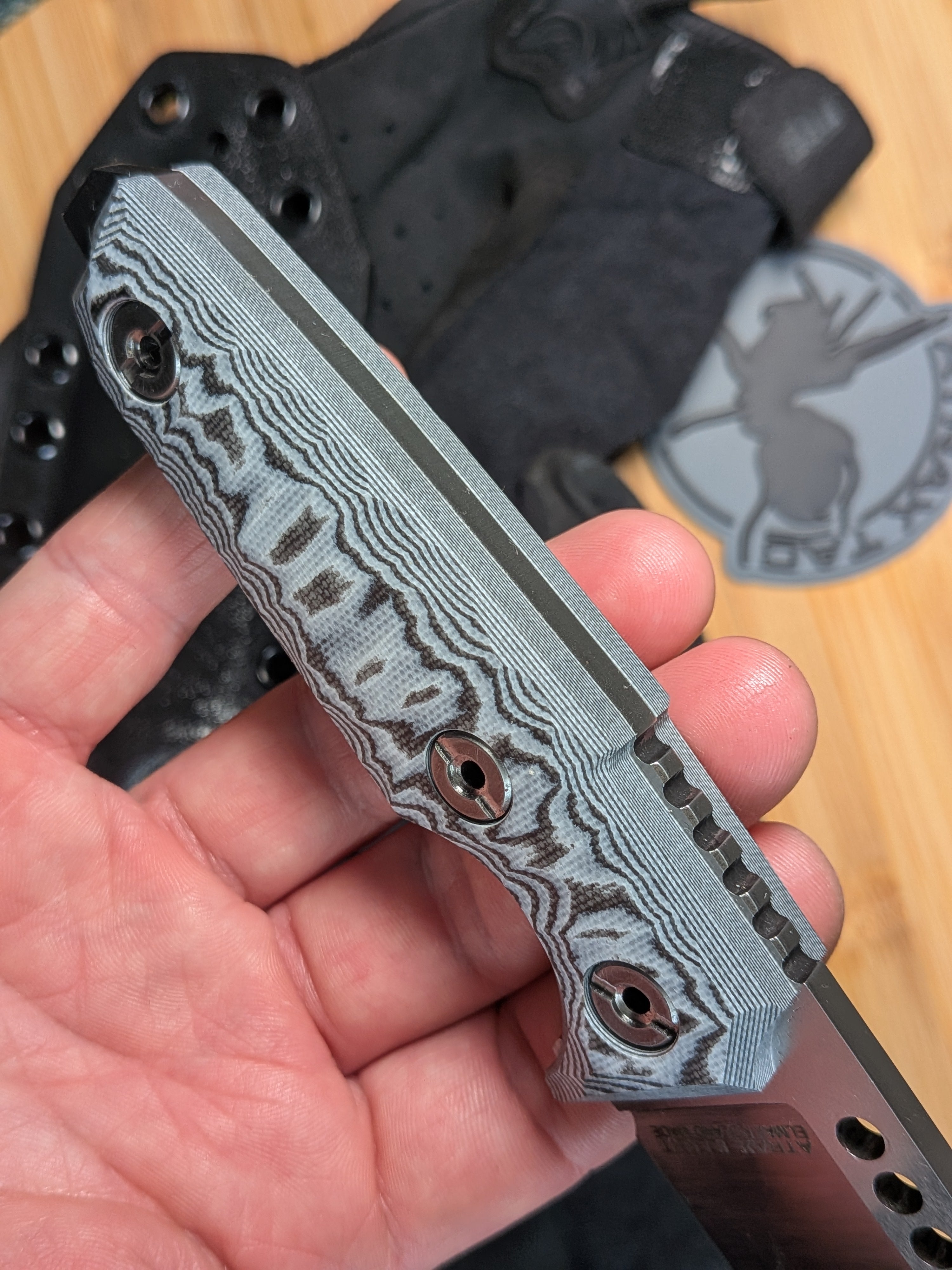 Atrax BOA Taktisches Messer Stonewashed mit braunem G10-Griff