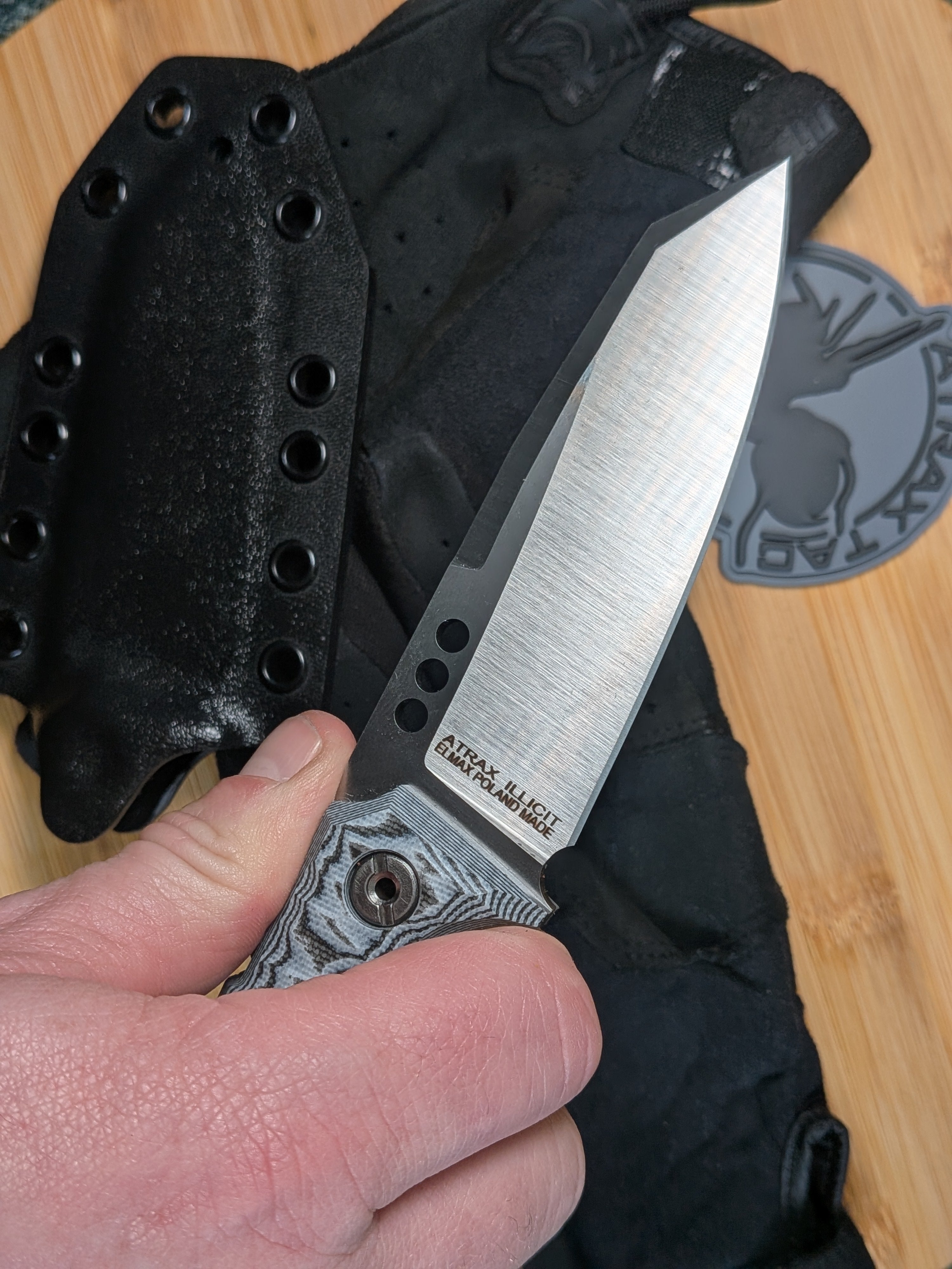 Atrax BOA Taktisches Messer Stonewashed mit braunem G10-Griff